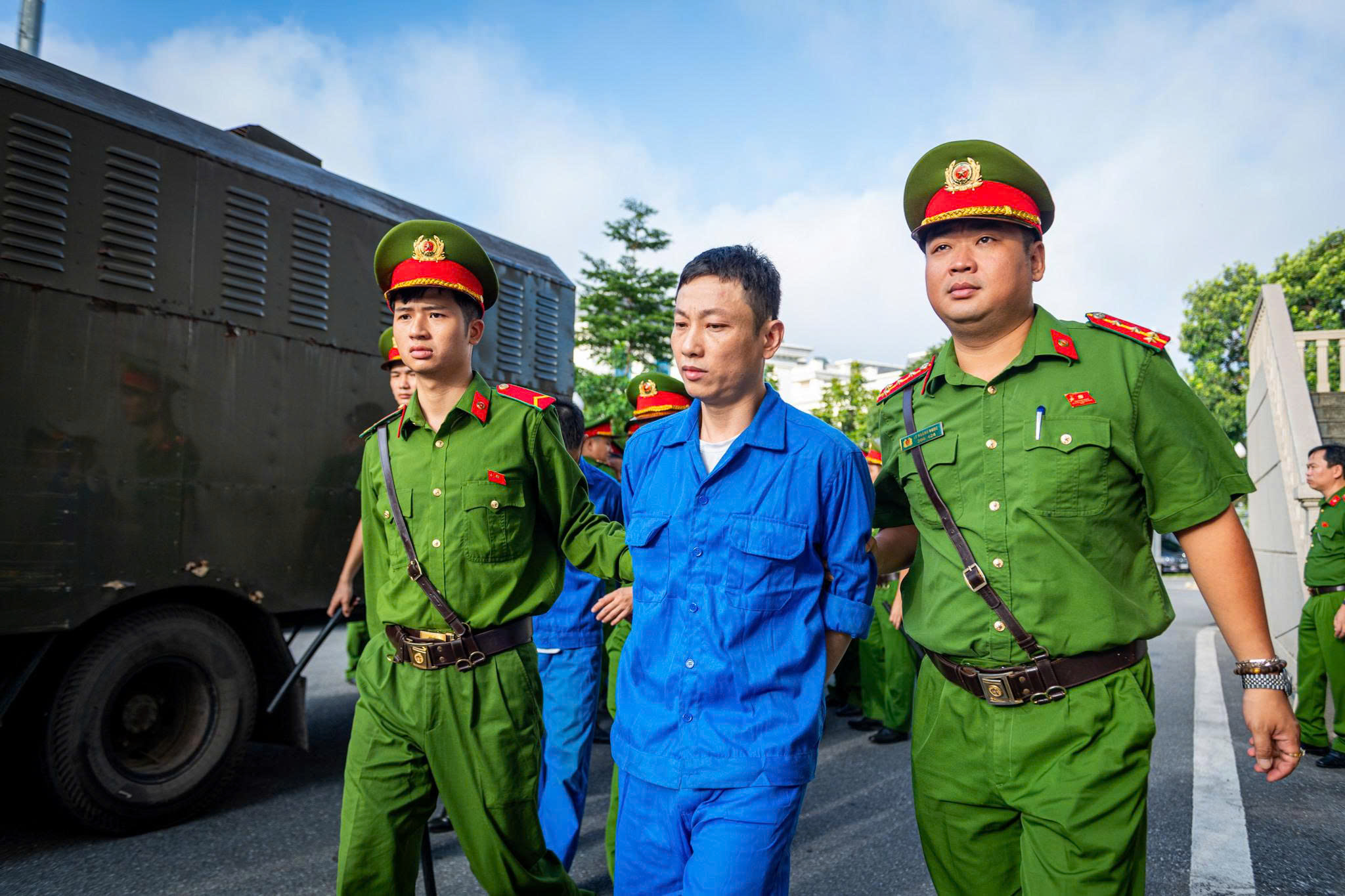 2 cựu Viện trưởng Viện Ph&aacute;p y t&acirc;m thần Trung ương v&agrave; 63 bị c&aacute;o hầu t&ograve;a - Ảnh 2.