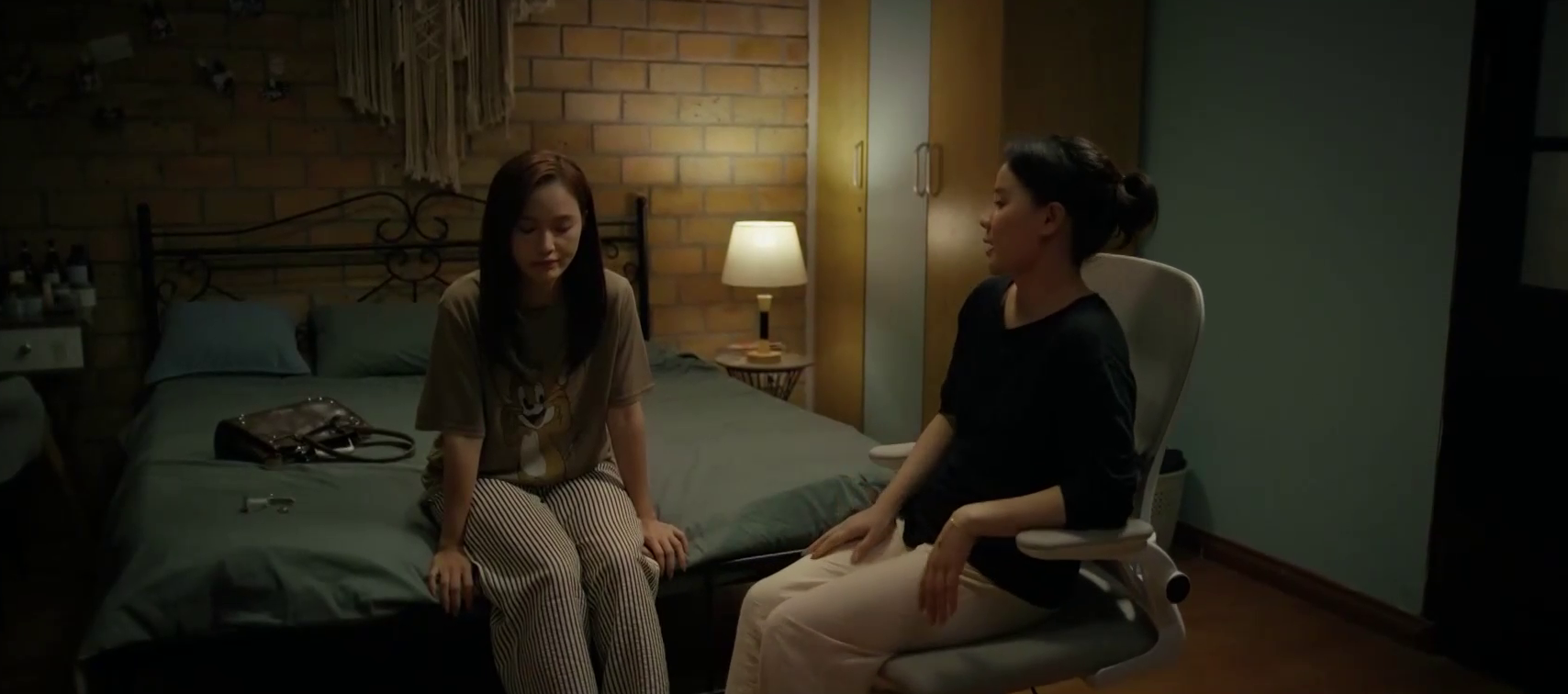 M&ugrave;a h&egrave; năm ấy - Tập 23: T&ugrave;ng say xỉn mất kiểm so&aacute;t với Phương - Ảnh 11.