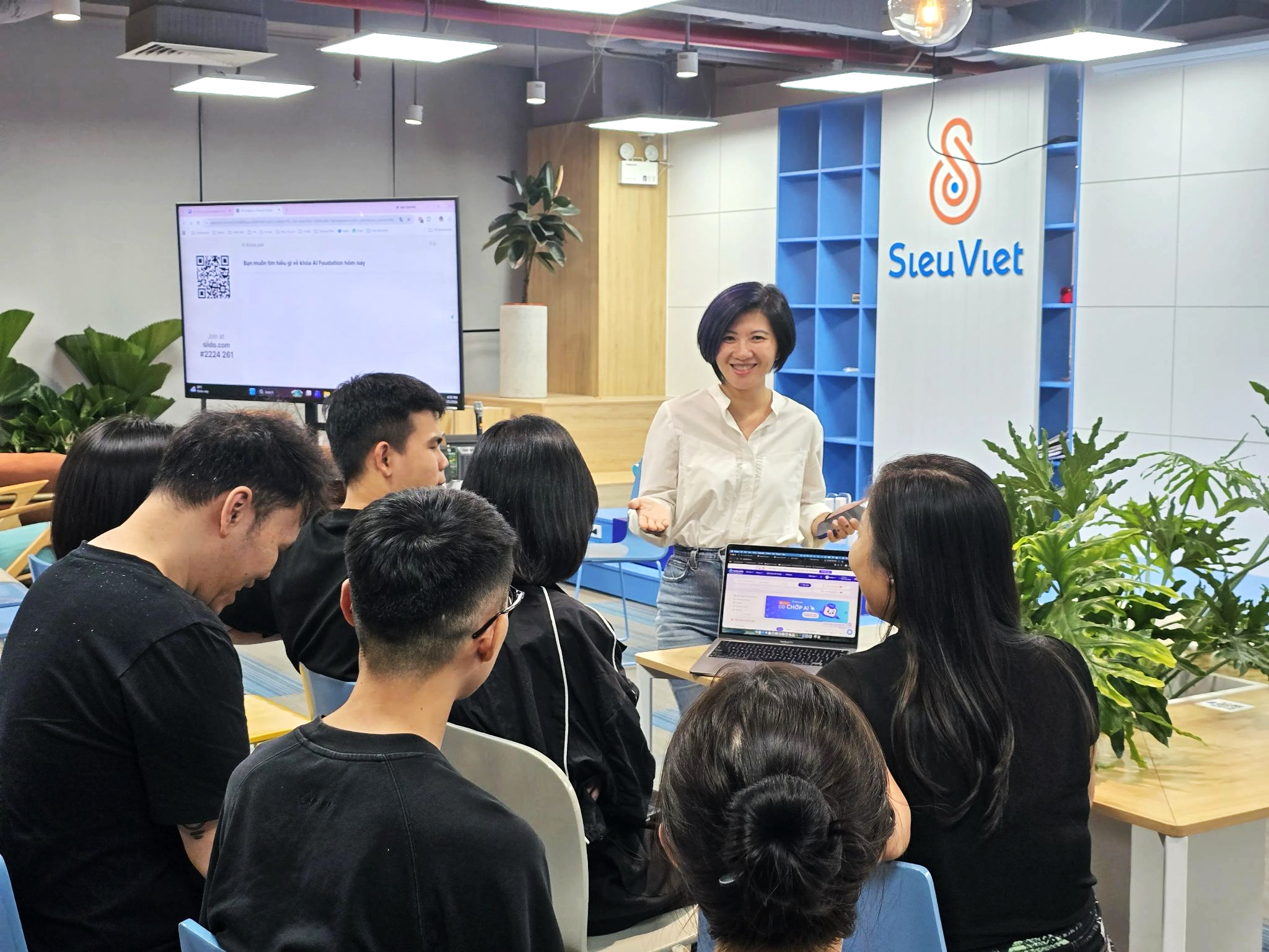CEO Vieclam24h: AI và chiến lược cá nhân hóa nâng tầm trải nghiệm ngành tuyển dụng- Ảnh 2.