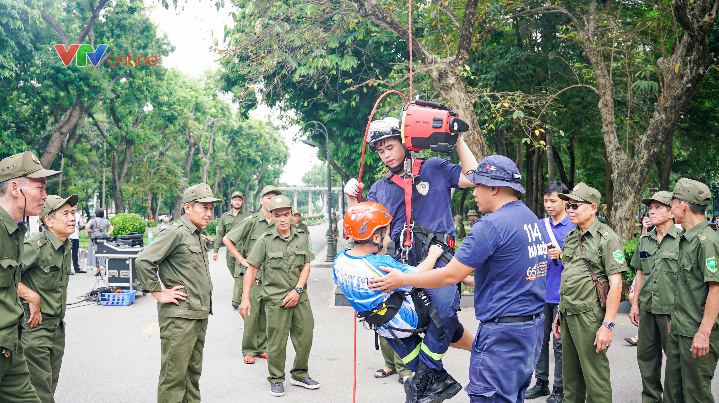 H&agrave; Nội: Phường Hai B&agrave; Trưng ra mắt khu trải nghiệm PCCC ngo&agrave;i trời cho người d&acirc;n - Ảnh 12.