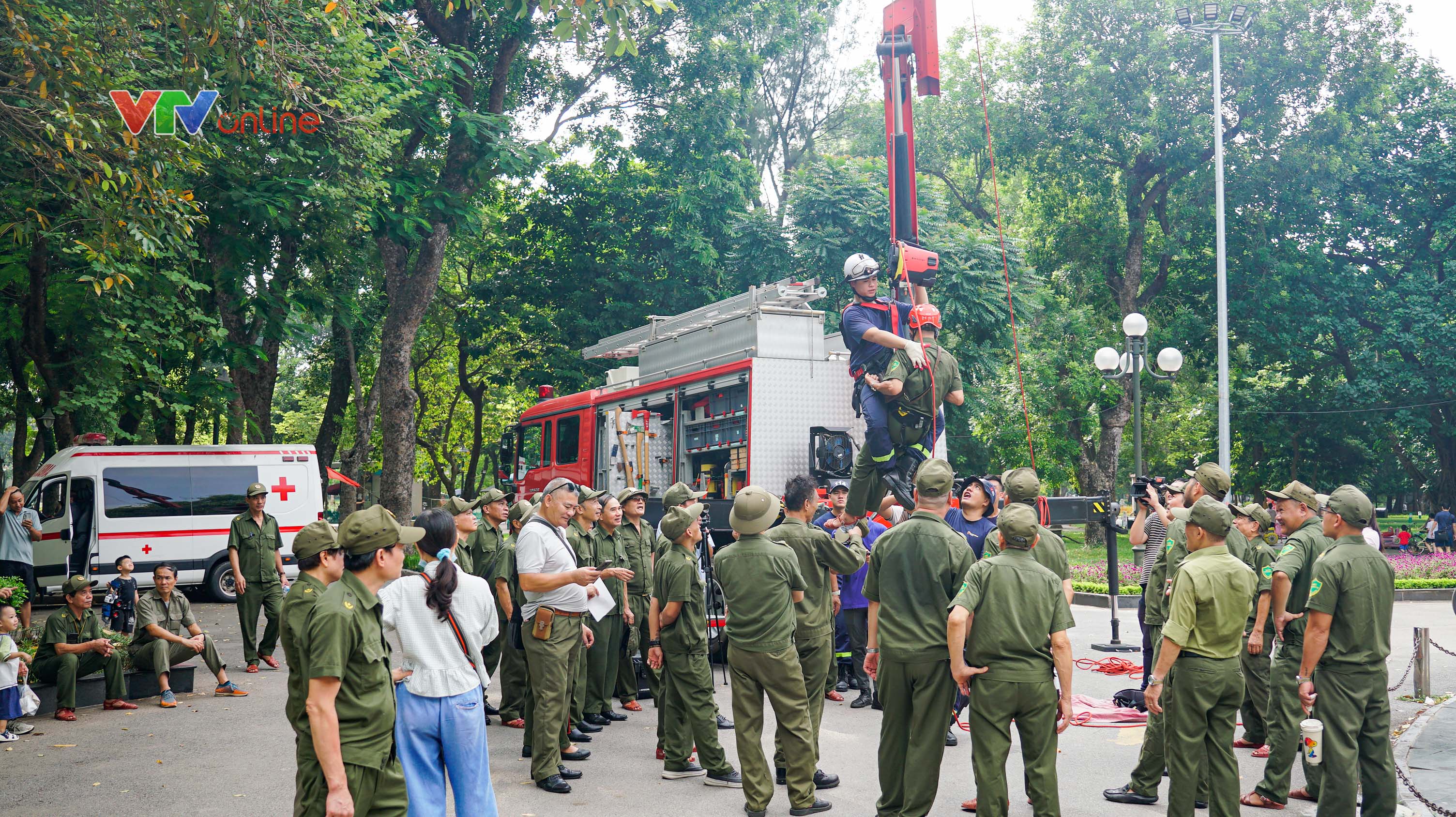 H&agrave; Nội: Phường Hai B&agrave; Trưng ra mắt khu trải nghiệm PCCC ngo&agrave;i trời cho người d&acirc;n - Ảnh 10.