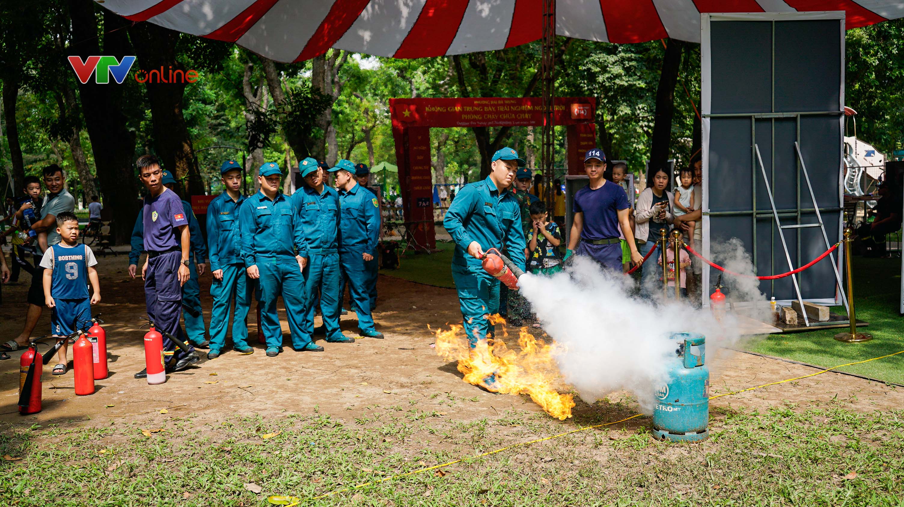 H&agrave; Nội: Phường Hai B&agrave; Trưng ra mắt khu trải nghiệm PCCC ngo&agrave;i trời cho người d&acirc;n - Ảnh 9.