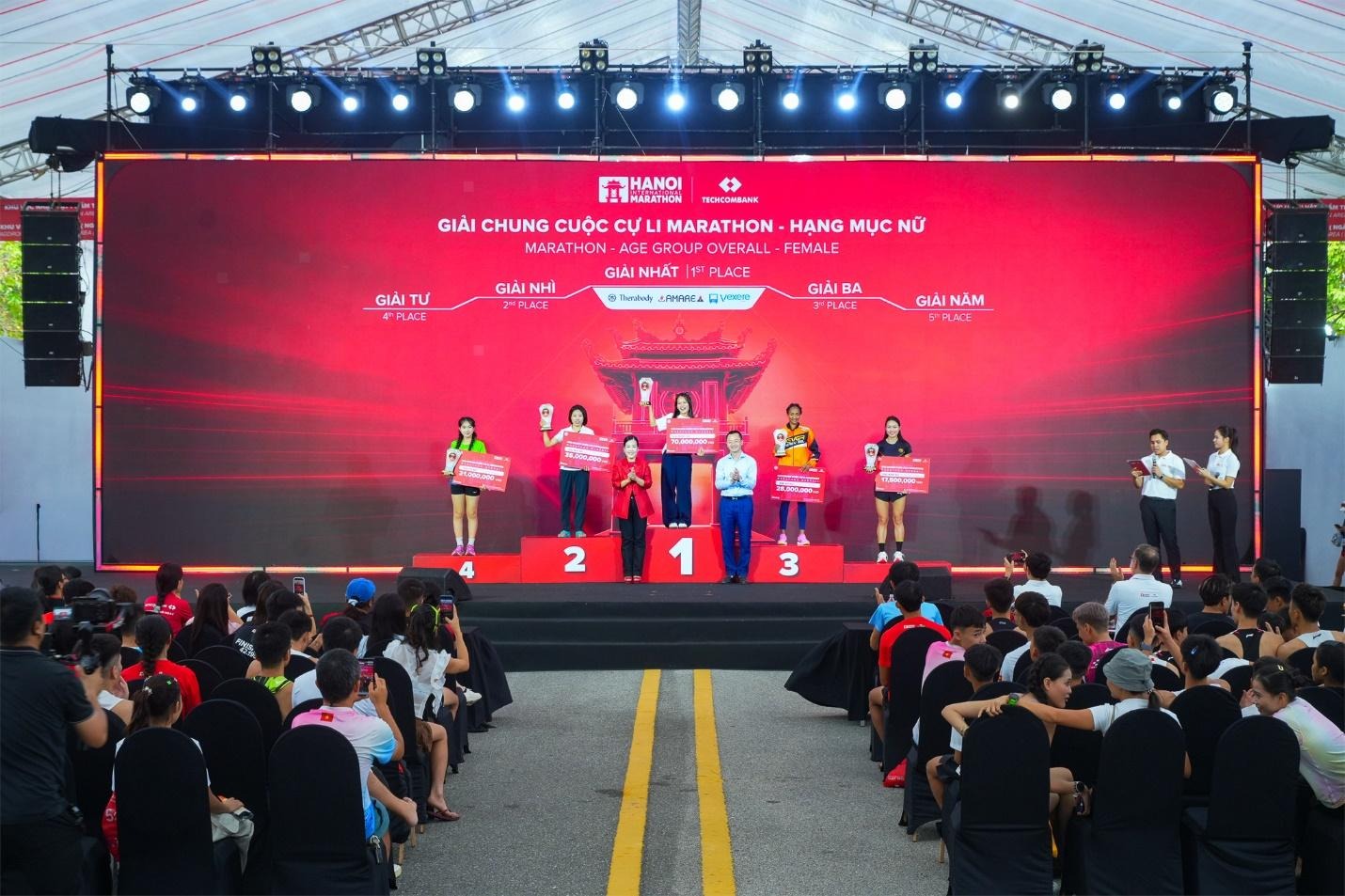 Bứt ph&aacute; kỷ lục tại giải Marathon Quốc tế H&agrave; Nội Techcombank m&ugrave;a thứ 5- Ảnh 3.