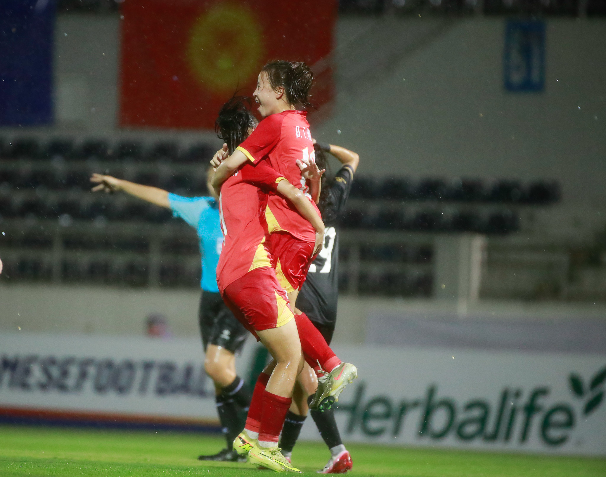 U17 Việt Nam ra quân thắng lợi ở vòng loại châu Á- Ảnh 7. U17 Việt Nam ra quân thắng lợi ở vòng loại châu Á- Ảnh 7.