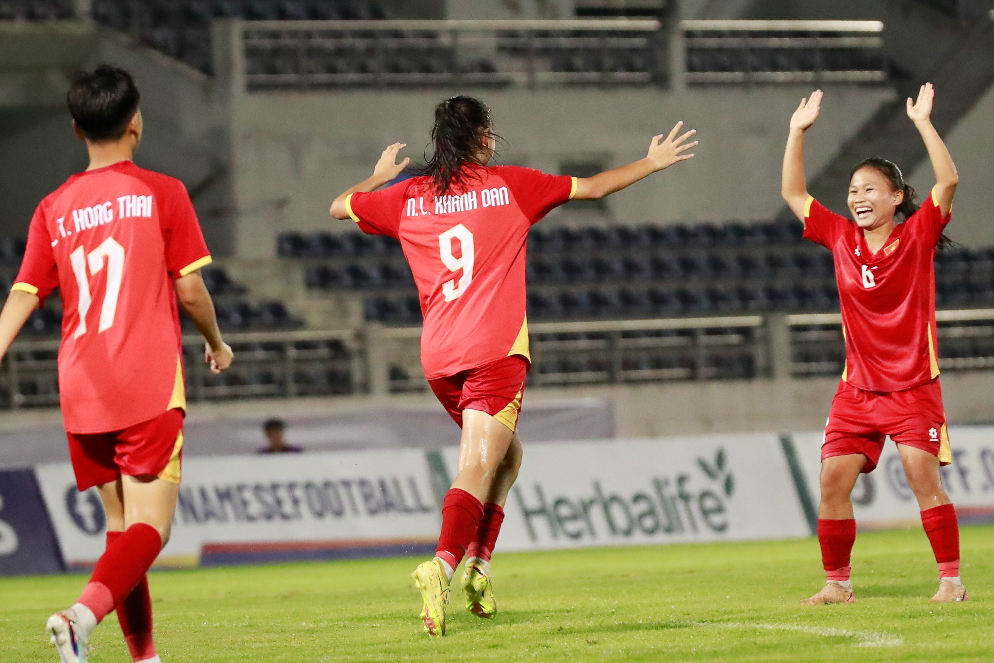 U17 Việt Nam ra quân thắng lợi ở vòng loại châu Á- Ảnh 13. U17 Việt Nam ra quân thắng lợi ở vòng loại châu Á- Ảnh 13.