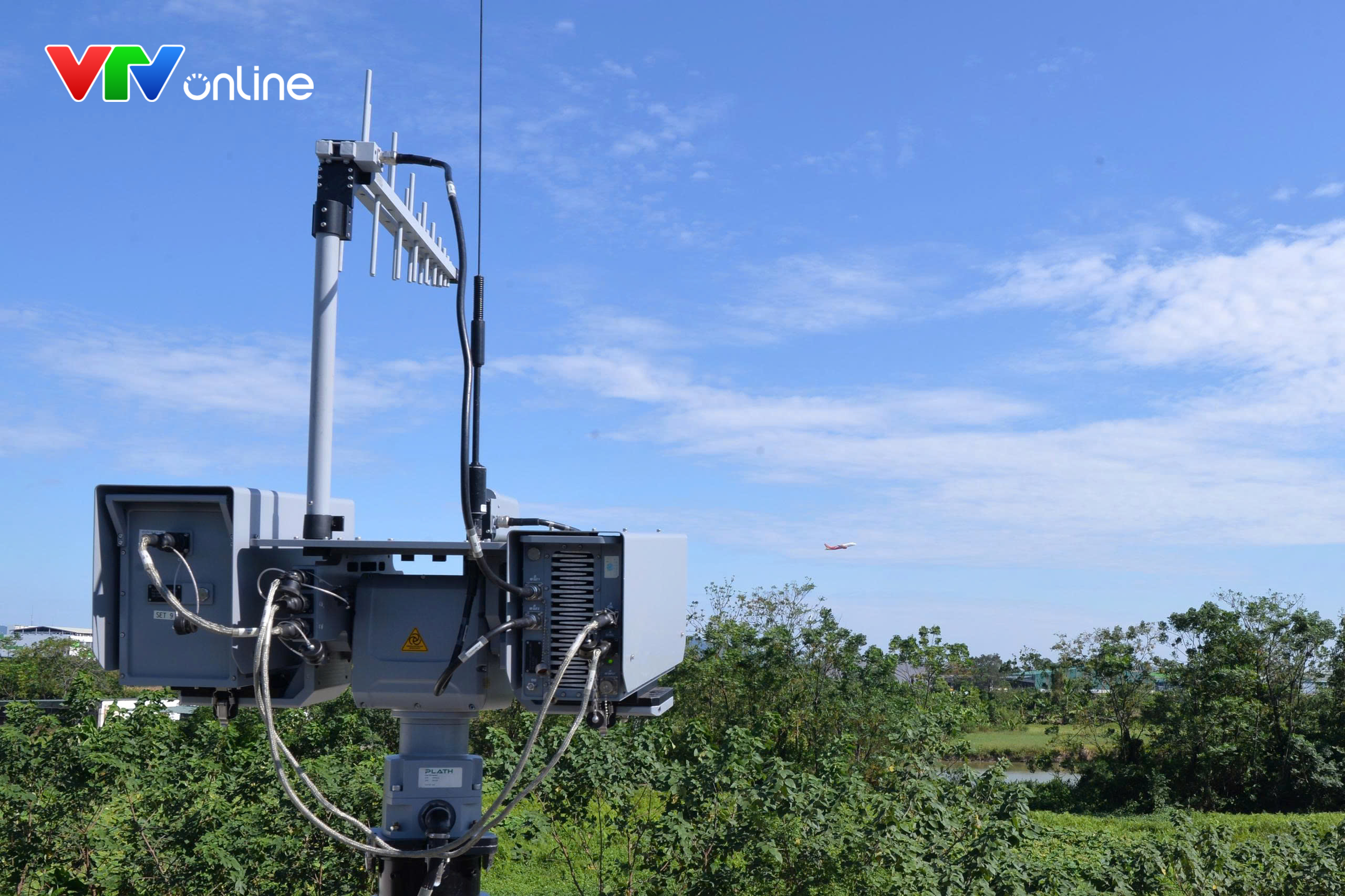 Lực lượng phòng không luyện tập phương án đánh chặn, bảo vệ an toàn sân bay Nội Bài - Ảnh 13.