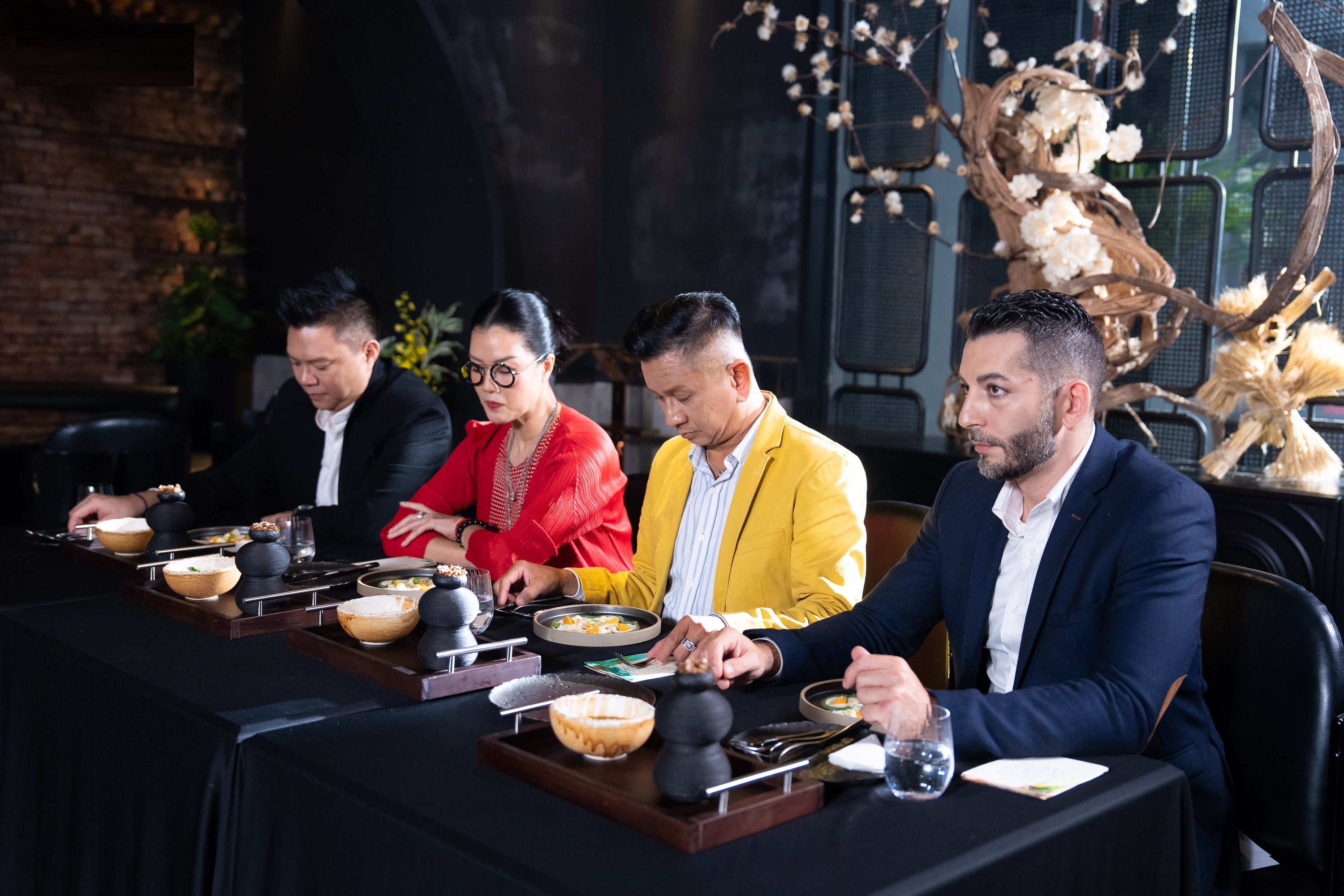Bán kết Top Chef: Top 6 phô diễn kỹ thuật, đưa hội họa vào ẩm thực- Ảnh 1.