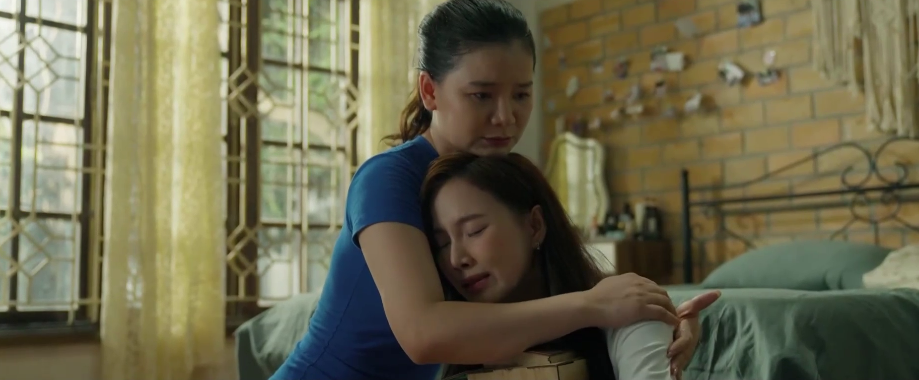 Mùa hè năm ấy - Tập 26: Bà Ngọc quỳ gối xin lỗi gia đình Khánh- Ảnh 8.