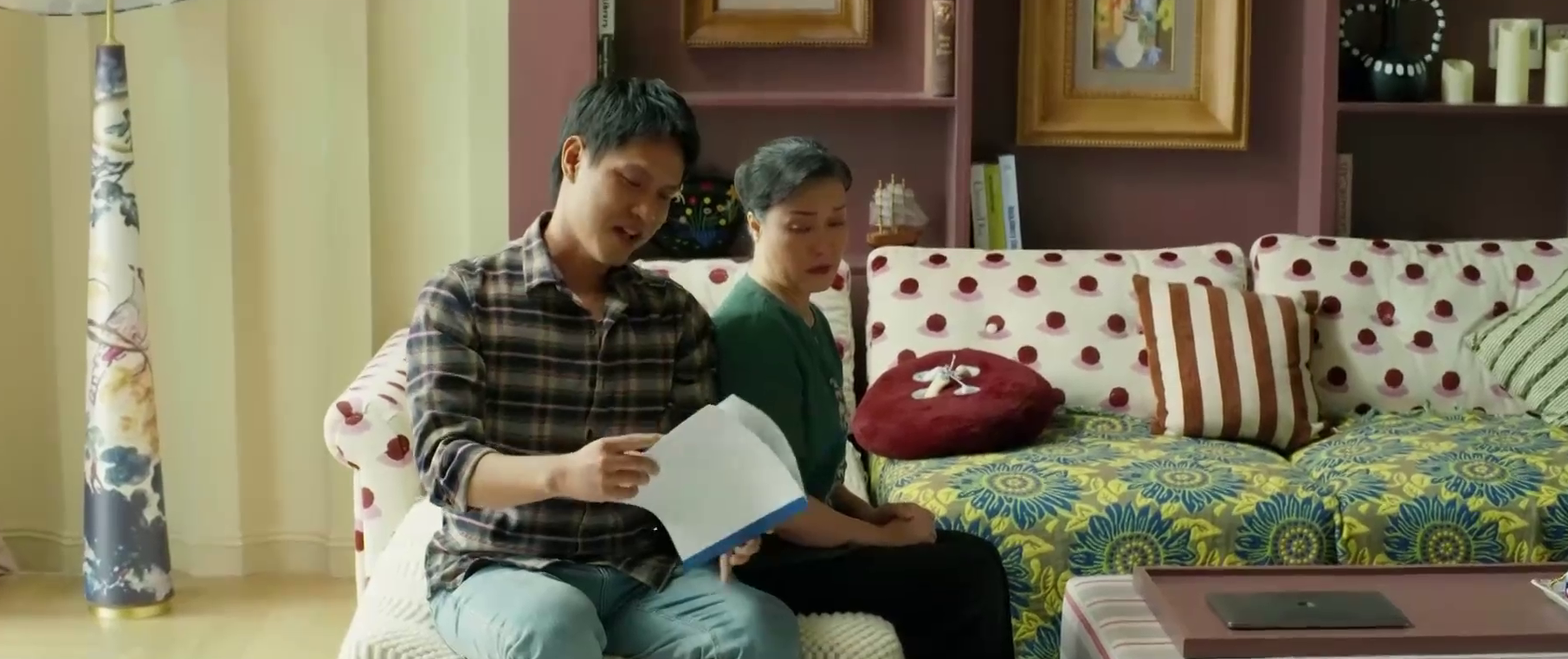 Mùa hè năm ấy - Tập 26: Bà Ngọc quỳ gối xin lỗi gia đình Khánh- Ảnh 10.