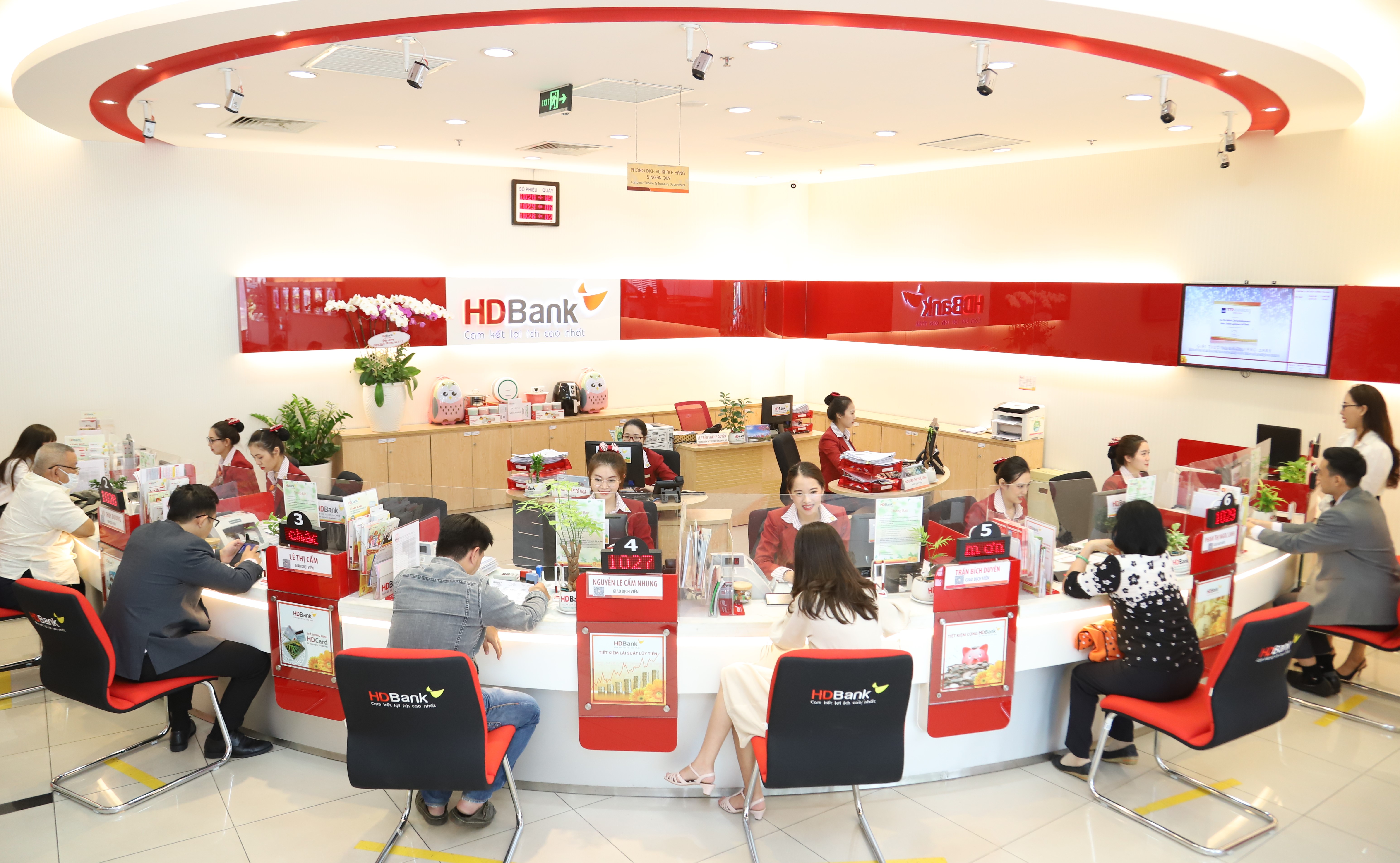 HDBank l&agrave; &Aacute; qu&acirc;n hiệu quả hoạt động trong Top 50 ng&acirc;n h&agrave;ng ni&ecirc;m yết lớn nhất Đ&ocirc;ng Nam &Aacute;- Ảnh 3.