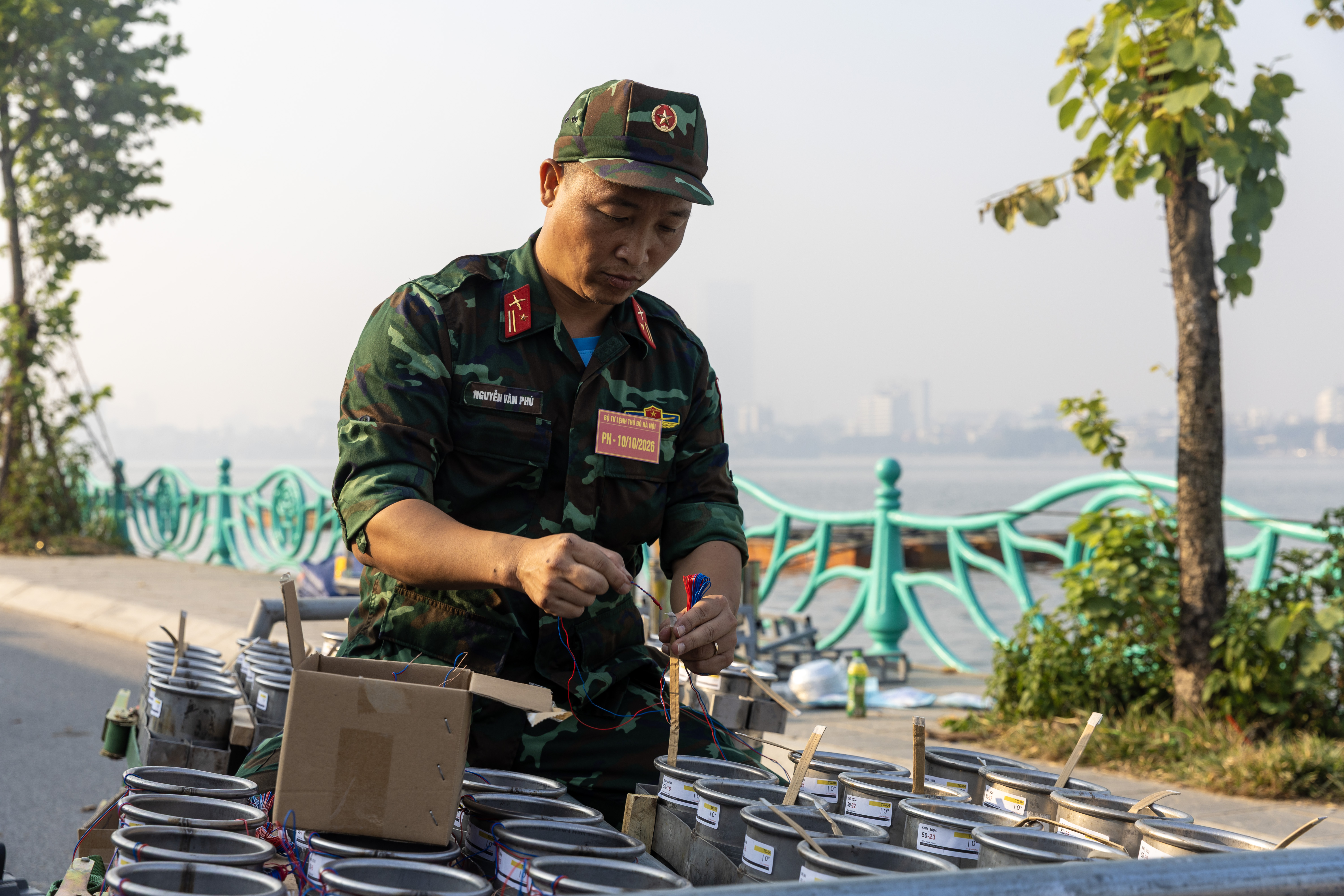 Cận cảnh c&aacute;c trận địa ph&aacute;o hoa ho&agrave;nh tr&aacute;ng mừng 72 năm Ng&agrave;y Giải ph&oacute;ng Thủ đ&ocirc;- Ảnh 6.