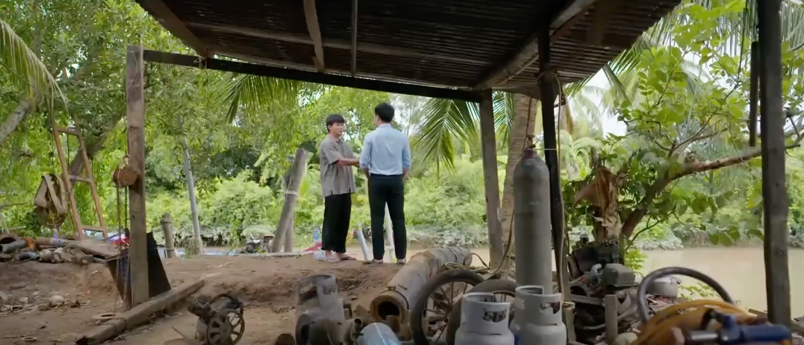 Phù Sa - Tập 34: Bí mật về những vụ sạt lở dần được hé lộ - Ảnh 3.