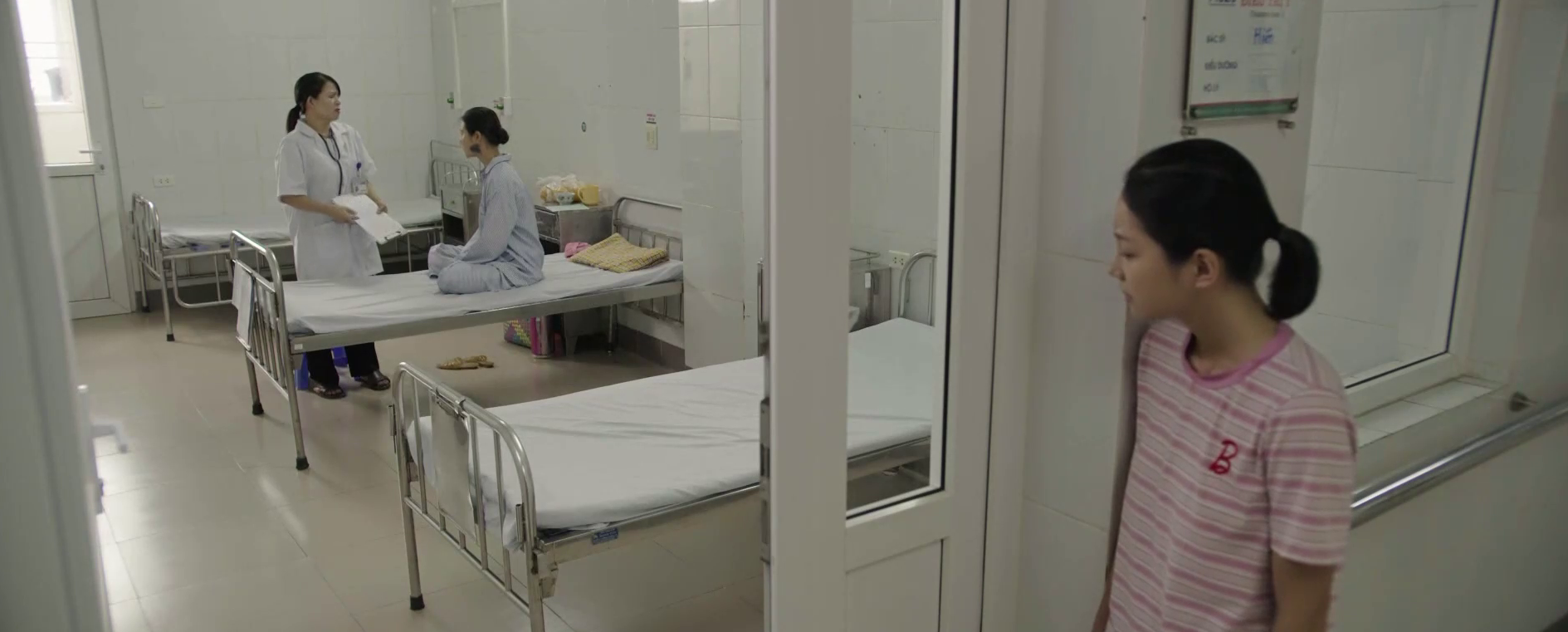 Căn nhà không mái che - Tập 1: Doãn Quốc Đam - Huyền Lizzie diễn cảnh bạo hành 'nổi da gà'- Ảnh 1.
