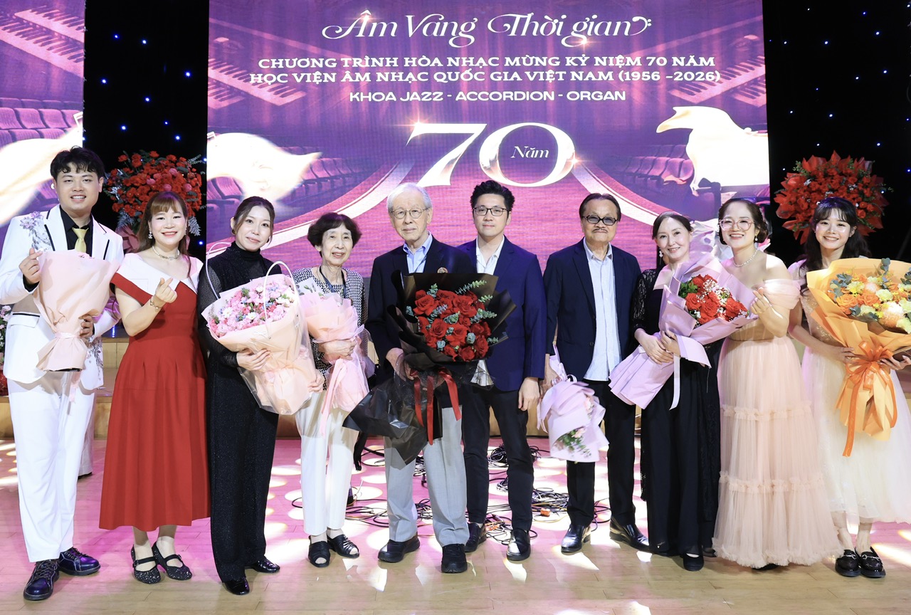 '&Acirc;m vang thời gian' - Đ&ecirc;m nhạc kỷ niệm 70 năm Học viện &Acirc;m nhạc Quốc gia Việt Nam - Ảnh 2.