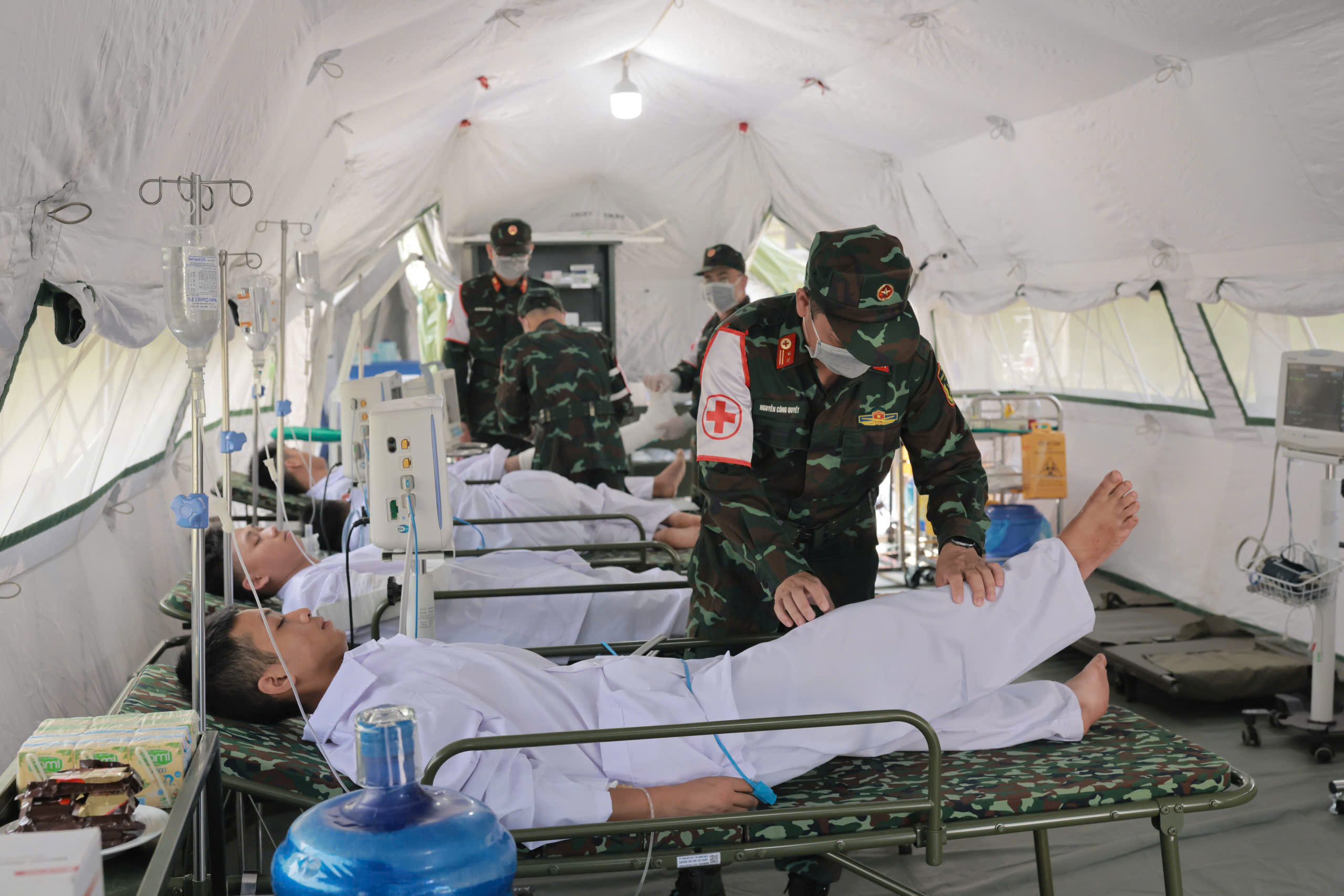 Quân đội Việt Nam - Lào - Campuchia phối hợp diễn tập ứng phó siêu bão - Ảnh 11.