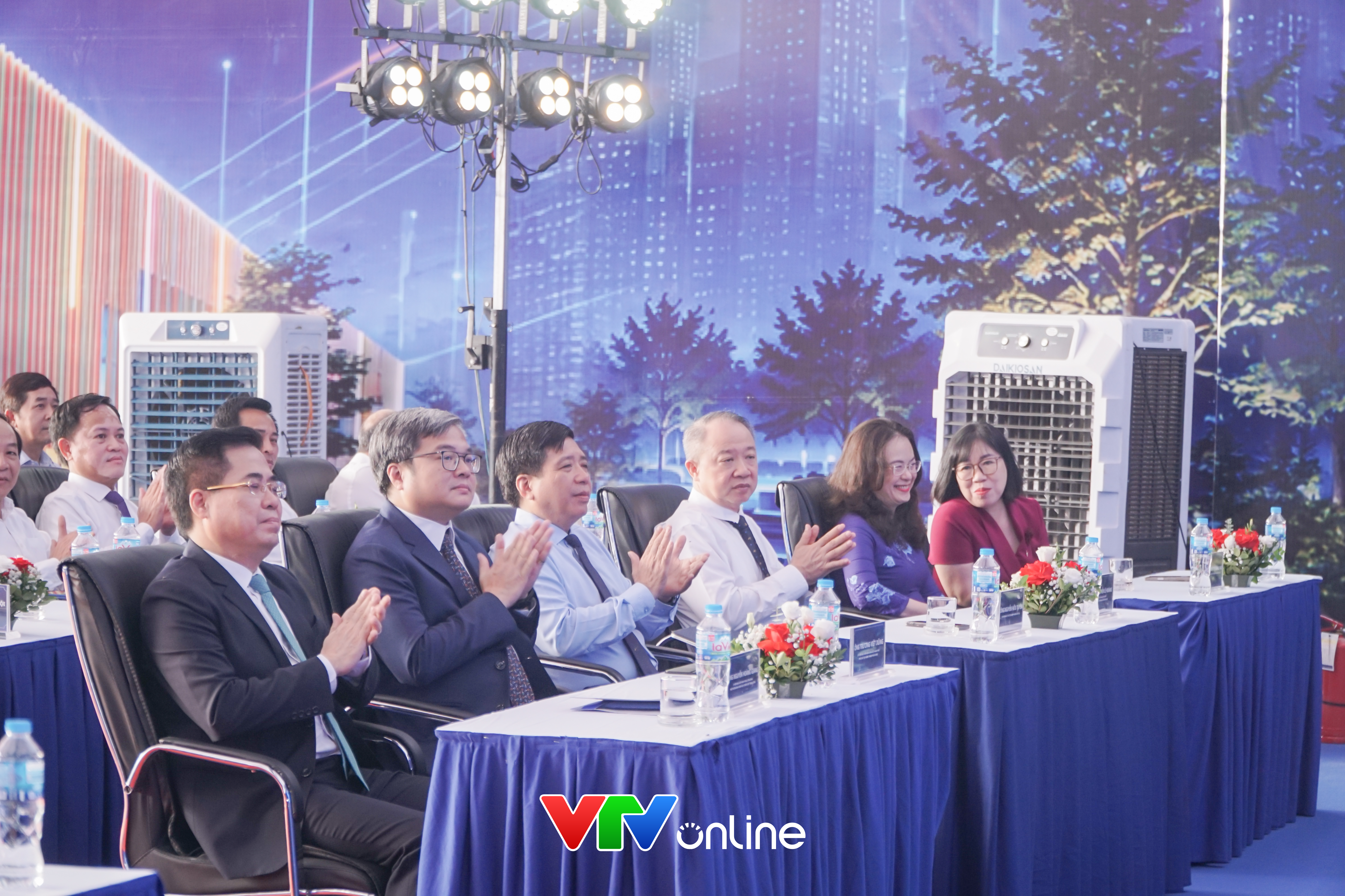 Hiện thực hóa cam kết xây dựng hệ sinh thái công nghệ - Ảnh 1.
