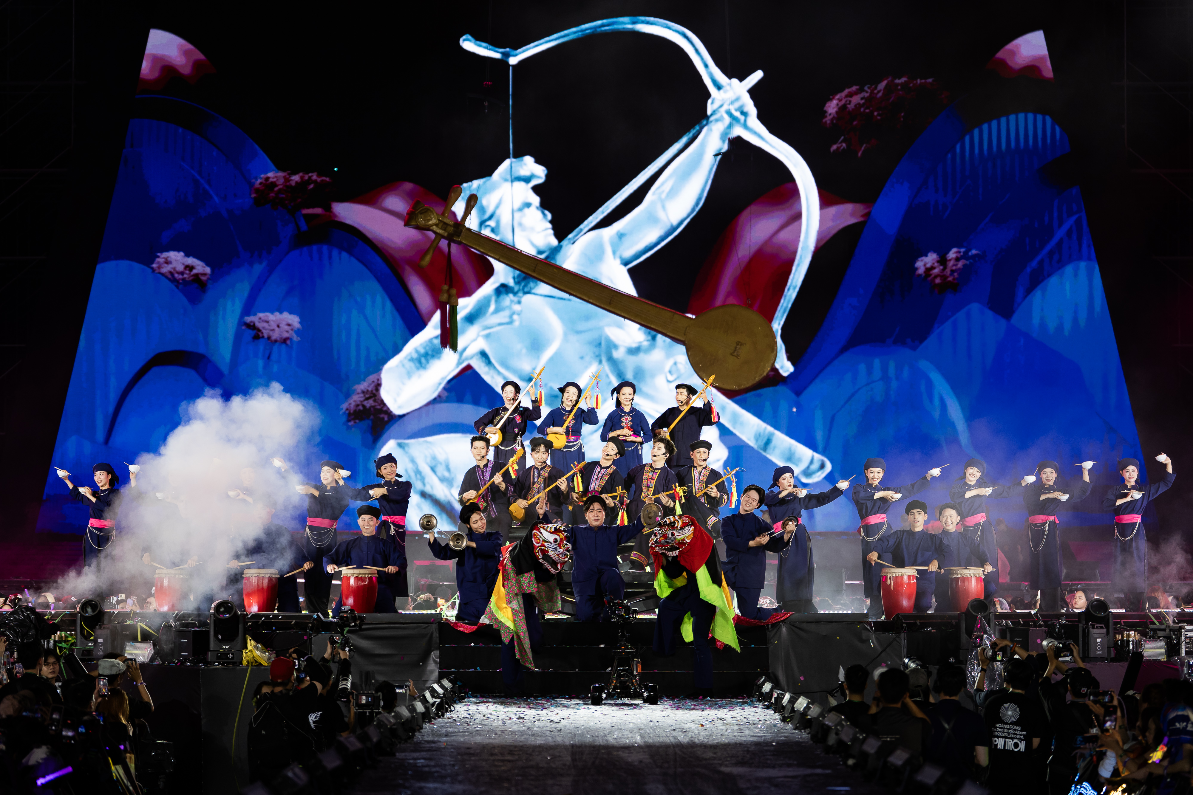 Concert Anh Trai Vượt Ngàn Chông Gai 2026 Day 1: 33 Anh Tài và gần 50.000 khán giả cùng đi qua 40 tiết mục - Ảnh 22.