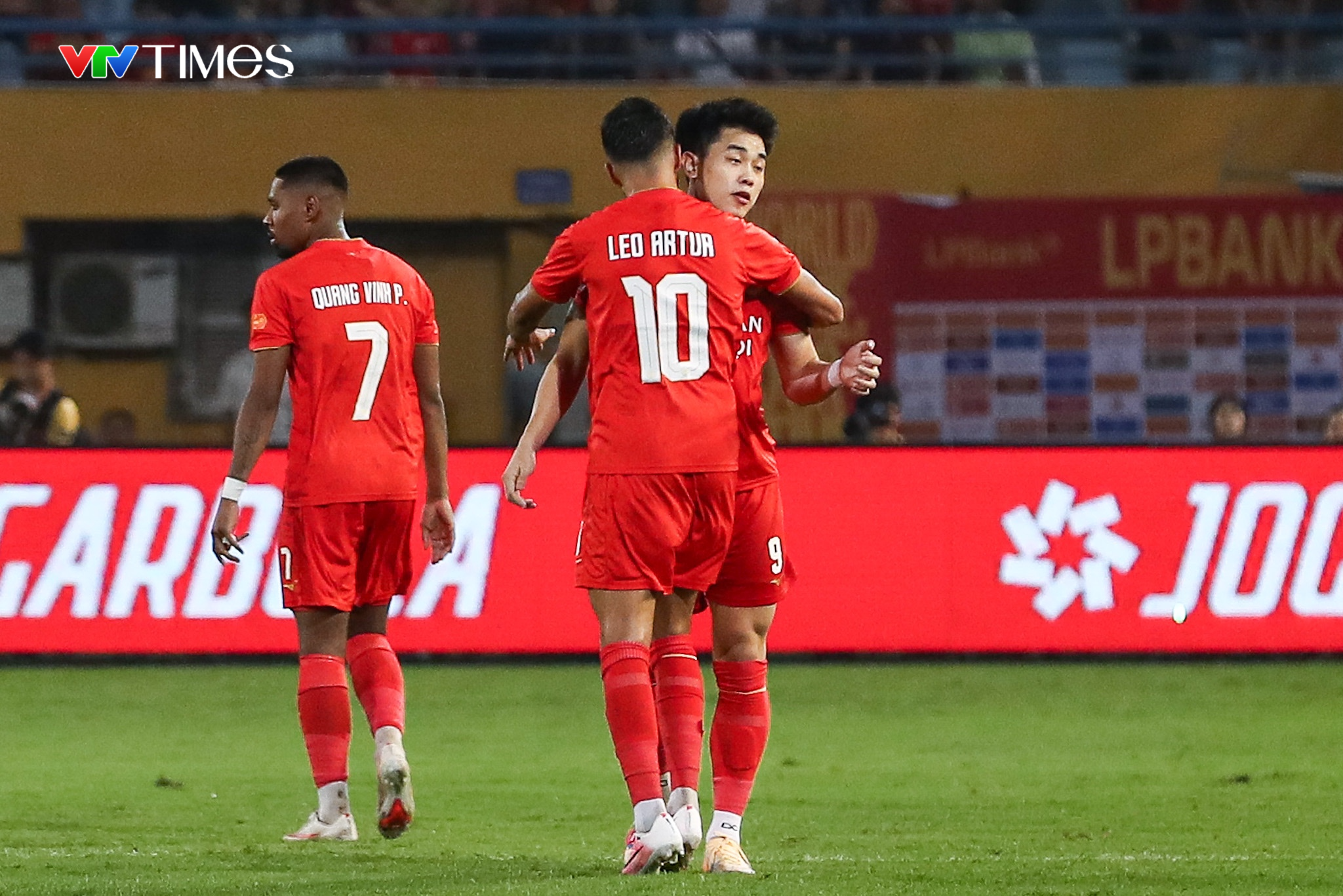 Hà Nội FC giành chiến thắng kịch tính trước Công An Hà Nội- Ảnh 3. Hà Nội FC giành chiến thắng kịch tính trước Công An Hà Nội- Ảnh 3.
