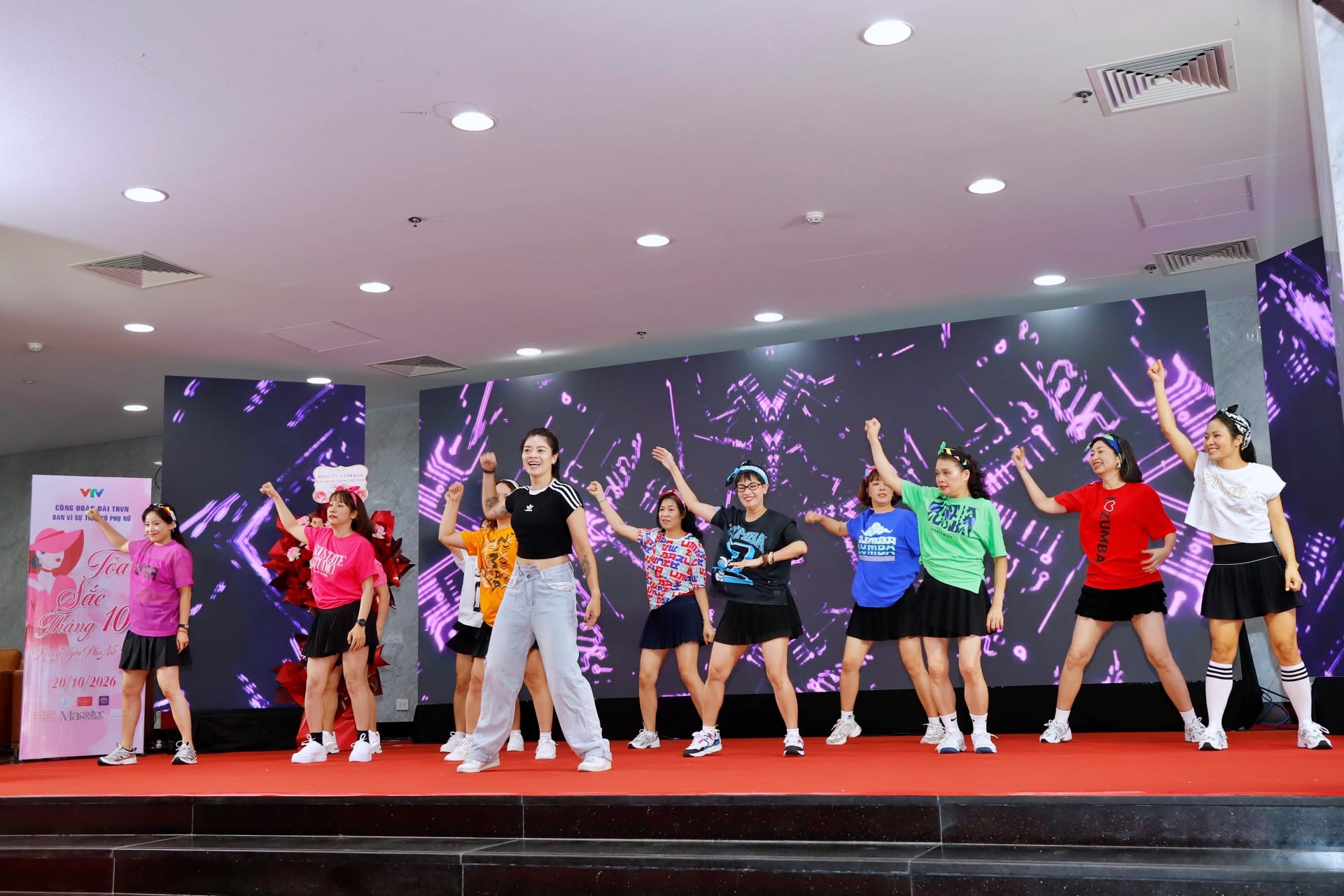 “Tỏa sắc Tháng 10” - Tôn vinh bản lĩnh và vẻ đẹp phụ nữ VTV - Ảnh 8.