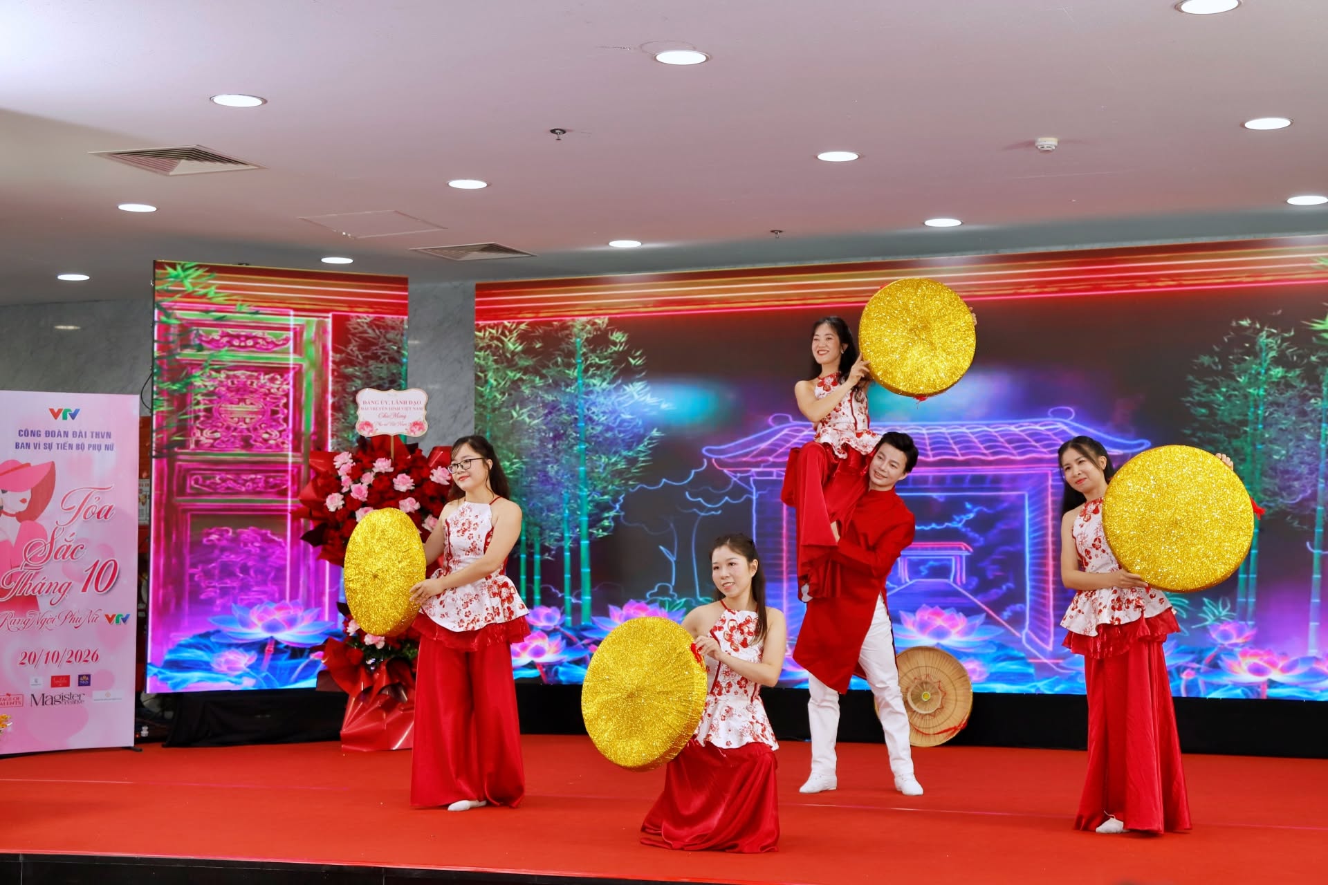 “Tỏa sắc Tháng 10” - Tôn vinh bản lĩnh và vẻ đẹp phụ nữ VTV - Ảnh 6.