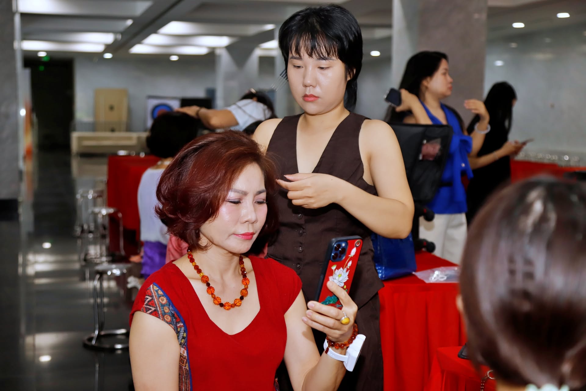 “Tỏa sắc Tháng 10” - Tôn vinh bản lĩnh và vẻ đẹp phụ nữ VTV - Ảnh 16.