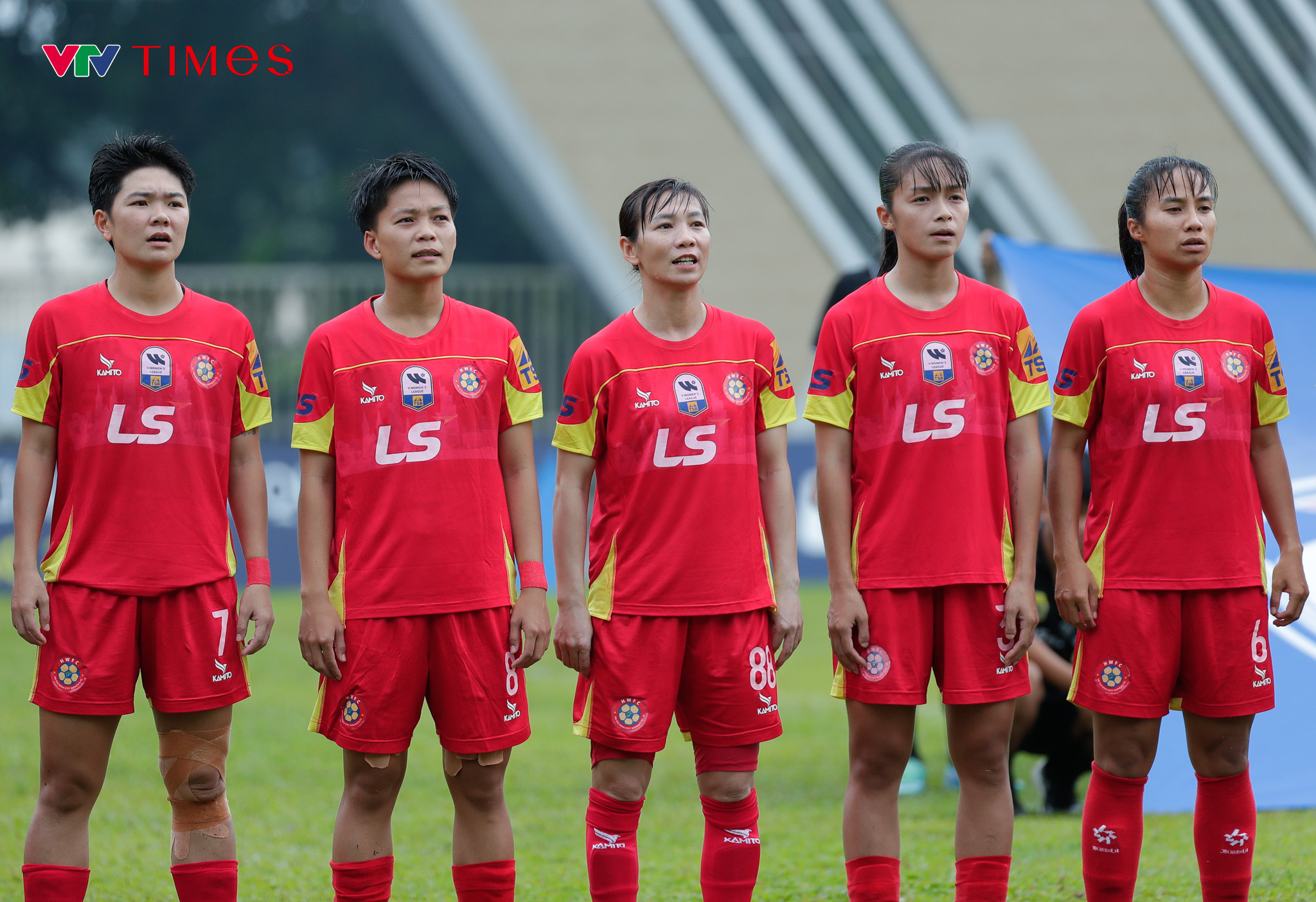 CLB nữ TP Hồ Chí Minh I: Hành trình tiếp nối của biểu tượng trong làng bóng đá nữ Việt Nam- Ảnh 2. CLB nữ TP Hồ Chí Minh I: Hành trình tiếp nối của biểu tượng trong làng bóng đá nữ Việt Nam- Ảnh 2.