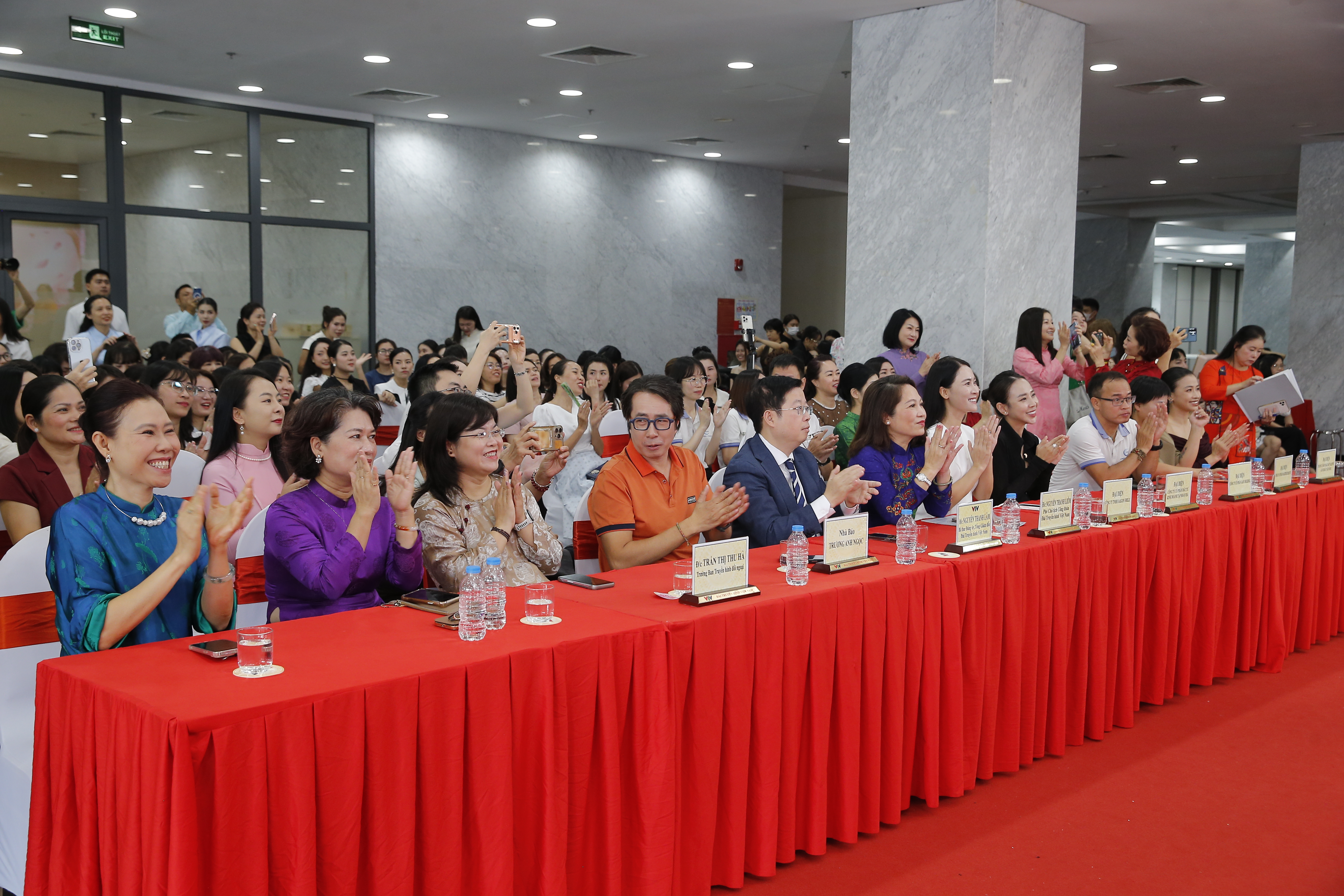 Phụ nữ VTV v&agrave; th&ocirc;ng điệp về sự thấu hiểu - Ảnh 1.
