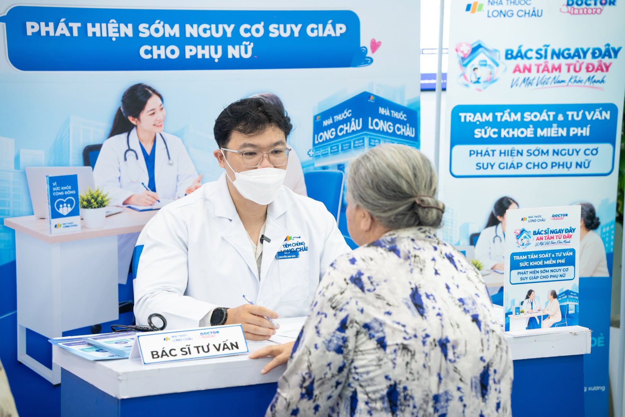 Tư vấn sức khỏe 1:1 cùng bác sĩ tại nhà thuốc Long Châu, nhận diện sớm nguy cơ tuyến giáp, mỡ máu, đái tháo đường- Ảnh 1.