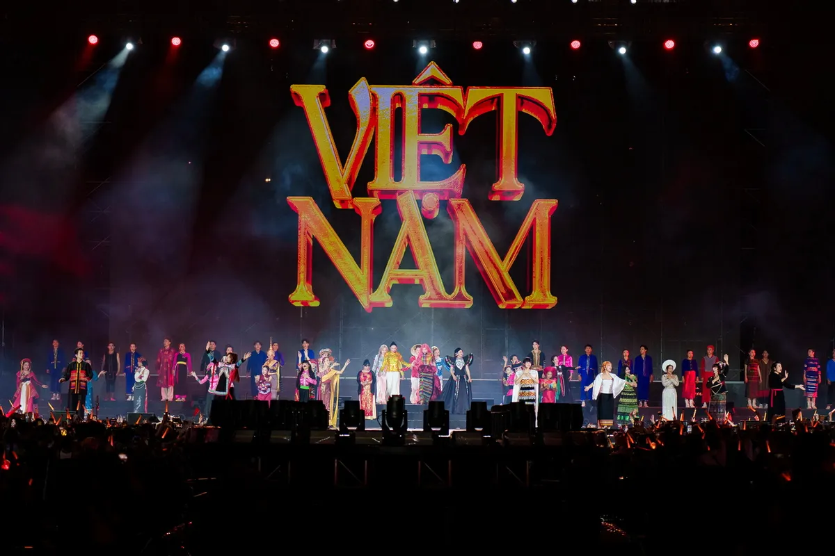 Từ lời ru đến âm nhạc dân gian: Bản sắc Việt tạo sức hút tại các đại nhạc hội - Ảnh 13.