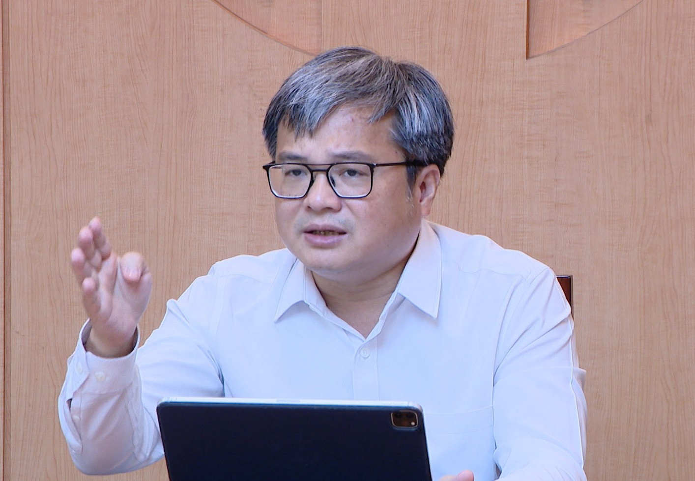 Quy hoạch Hà Nội tầm nhìn 100 năm: Lấy đường sắt làm xương sống kết nối 9 cực tăng trưởng - Ảnh 3.