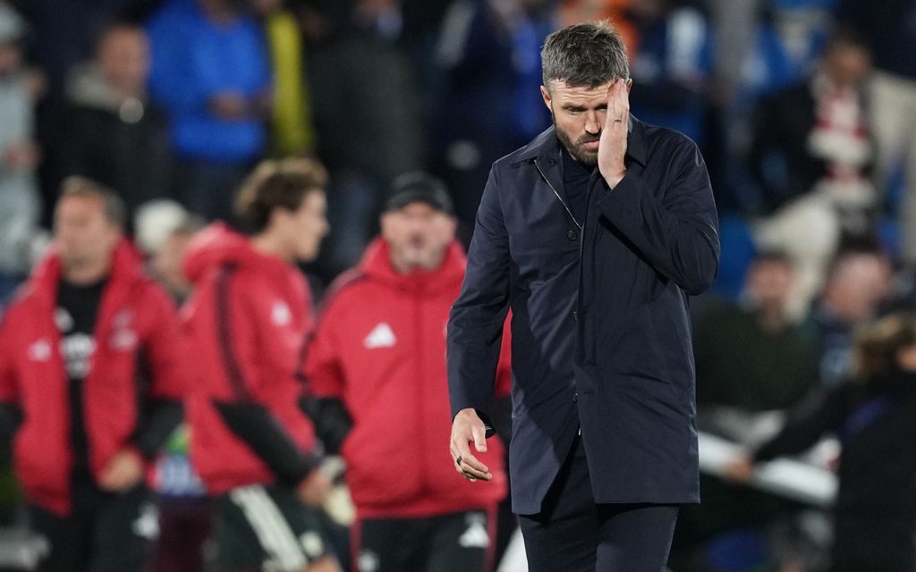 "Chẳng có phép màu nào giải quyết được tất cả các vấn đề của Man United" - Ảnh 1.