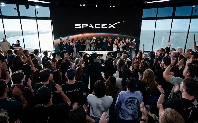 SpaceX v&agrave; Tesla xem x&eacute;t s&aacute;p nhập th&agrave;nh tập đo&agrave;n c&ocirc;ng nghệ trị gi&aacute; 3.500 tỷ USD - Ảnh 1.