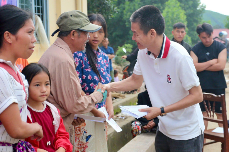 “Nghĩa vụ sẻ chia may mắn” của doanh nhân hết lòng vì cộng đồng - Ảnh 2.