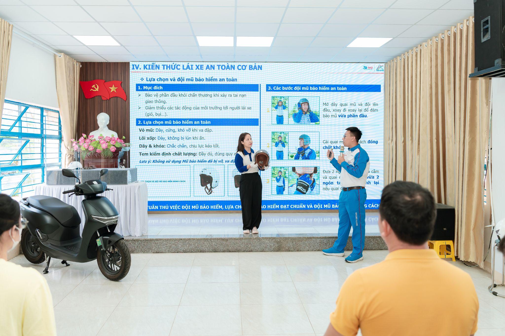 Honda Việt Nam - “Đội mũ xinh bảo vệ chúng mình”- Ảnh 3.