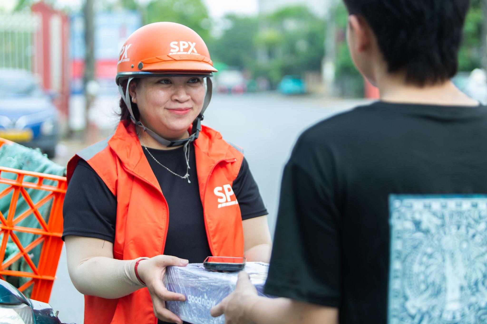 Chuyện tài xế SPX Express: "Trao đi cả niềm vui và sự an tâm qua từng kiện hàng"- Ảnh 1.