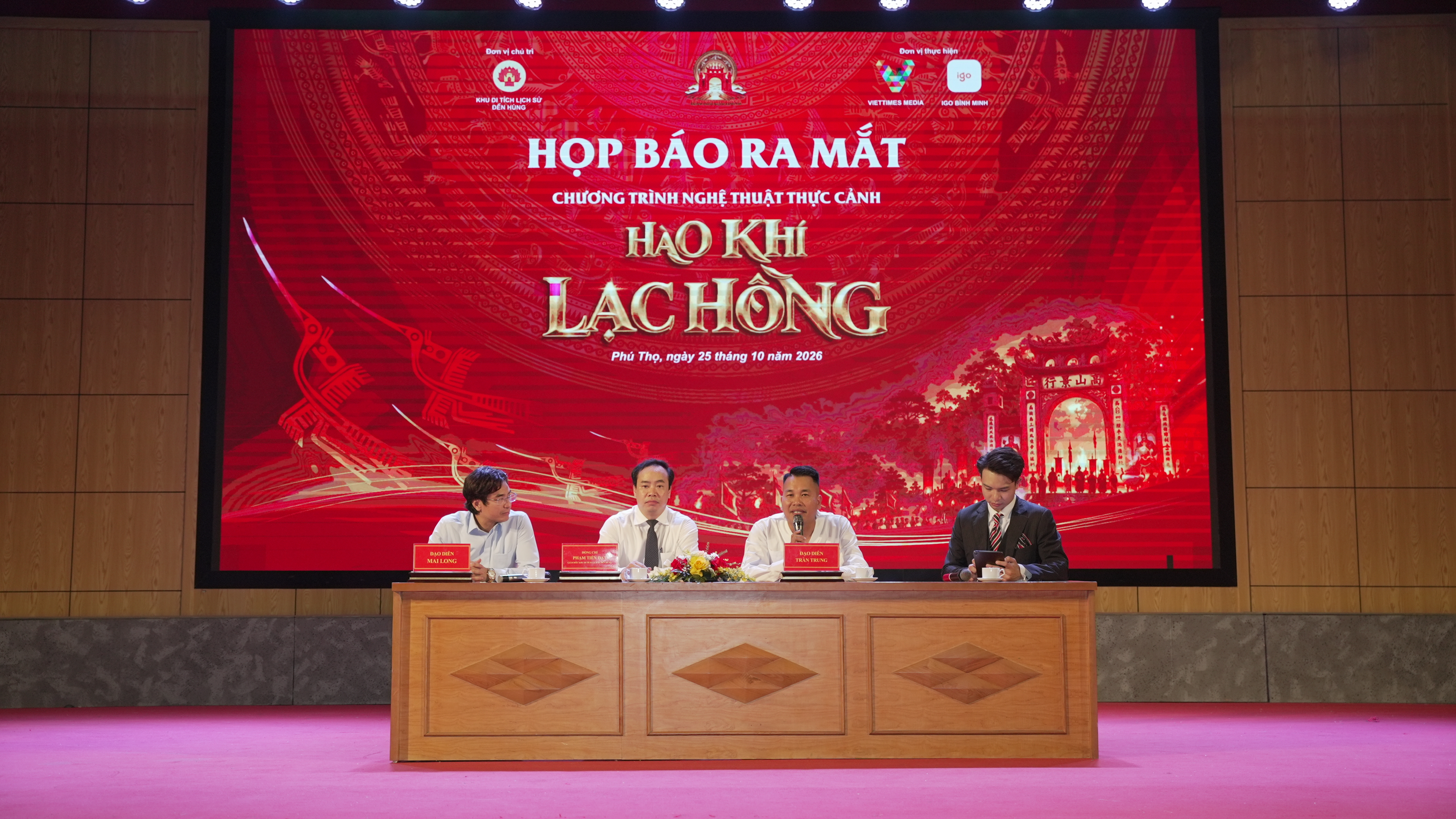 "H&agrave;o kh&iacute; Lạc Hồng" kể chuyện nguồn cội bằng nghệ thuật thực cảnh - Ảnh 1.