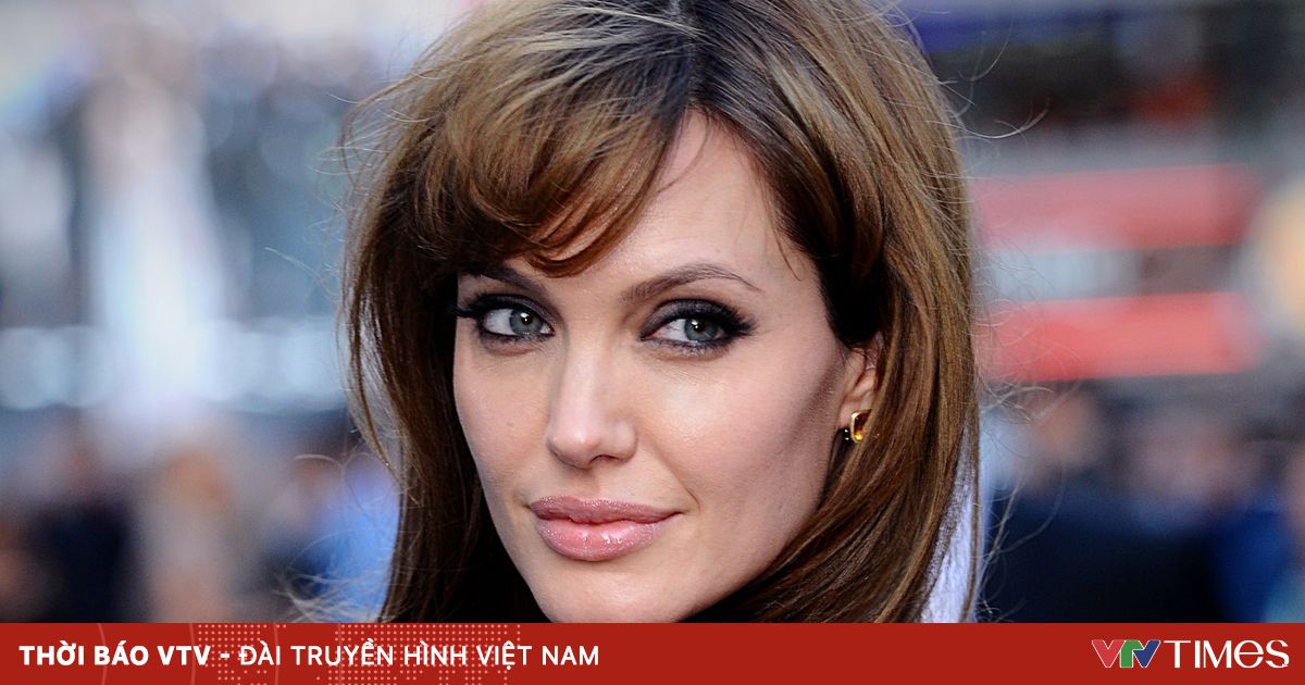 Angelina Jolie ráo riết tìm nhà mới