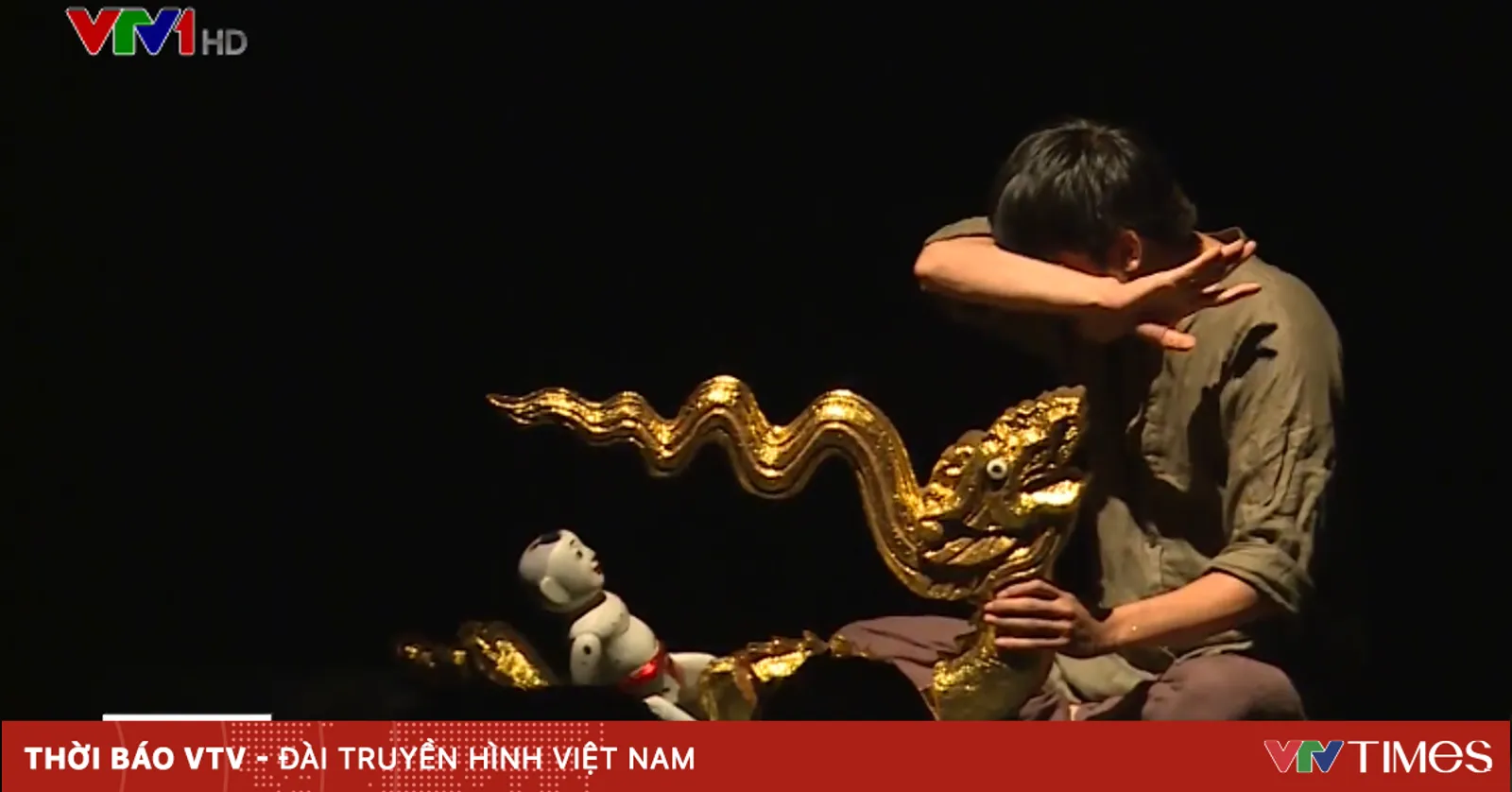 Rối người, rối nước, rối dây kết hợp trong vở diễn 