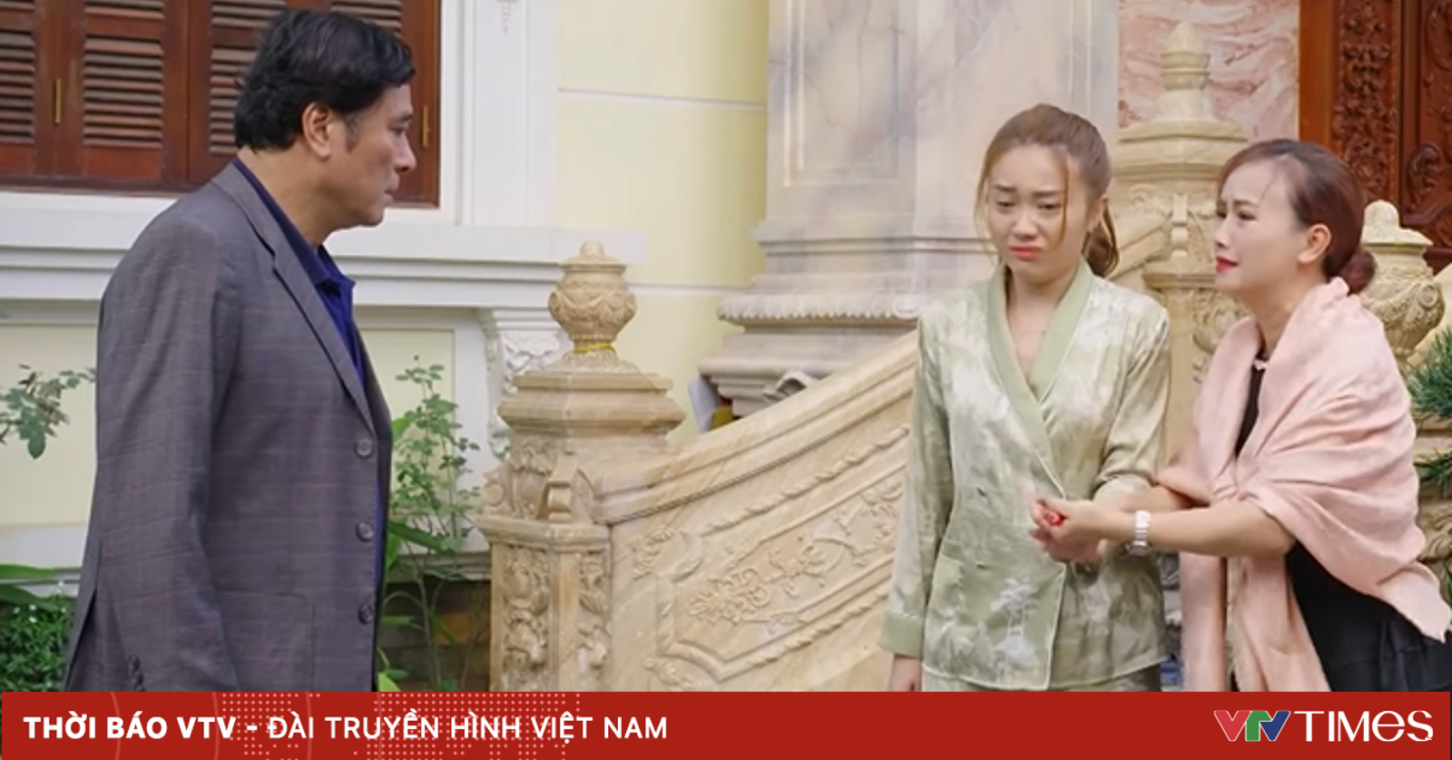 Dưới bóng cây hạnh phúc - Tập 21: Tuyết cắt tay tự tử vì không muốn xa Danh