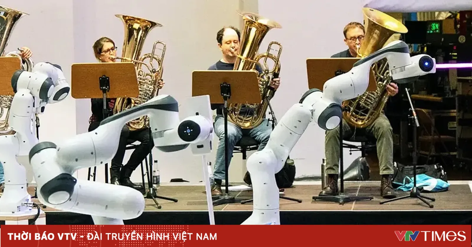 Robot điều khiển dàn nhạc giao hưởng tại Đức