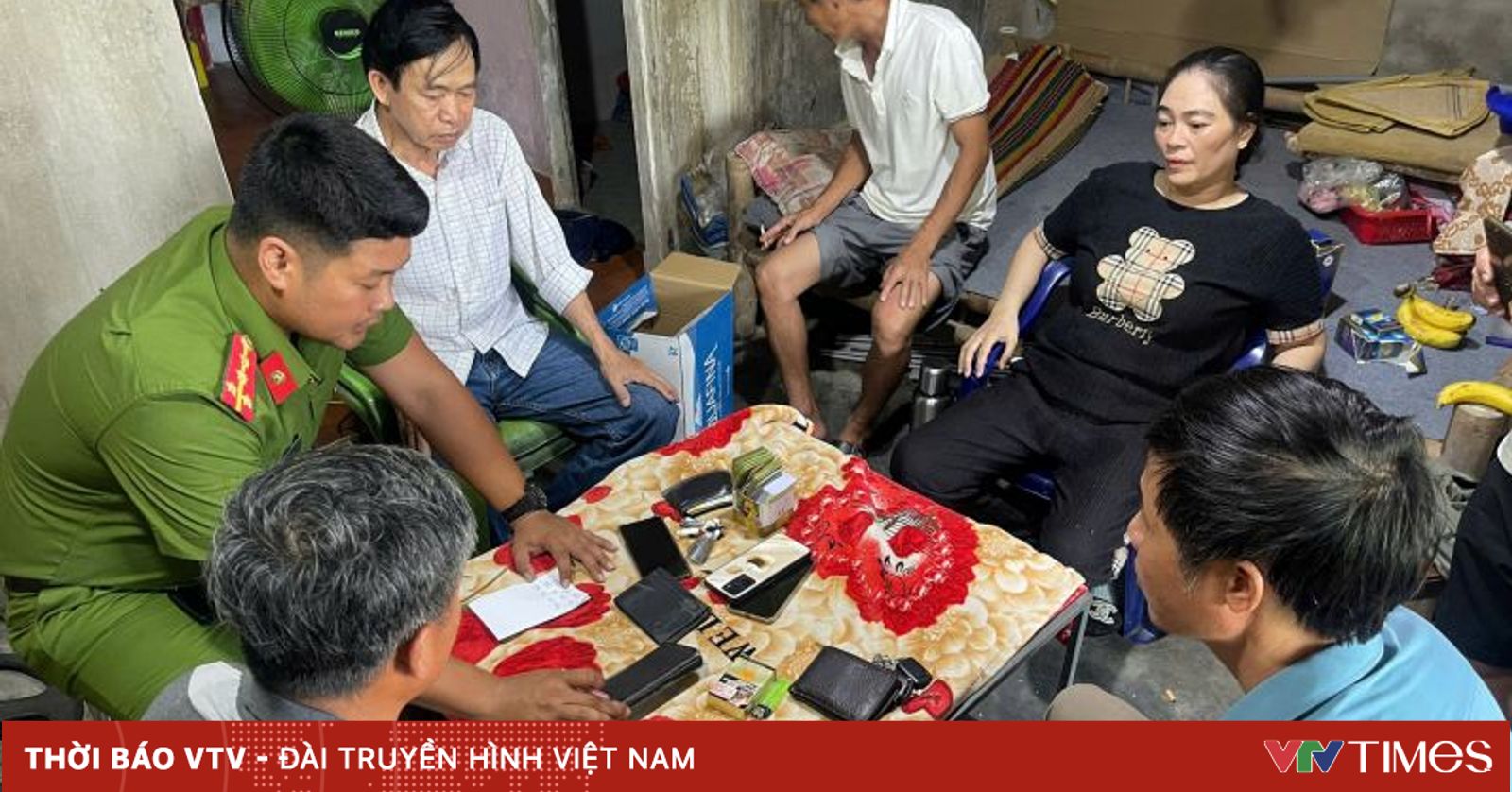 Cháu rủ rê, mượn nhà chú để tổ chức đánh bạc