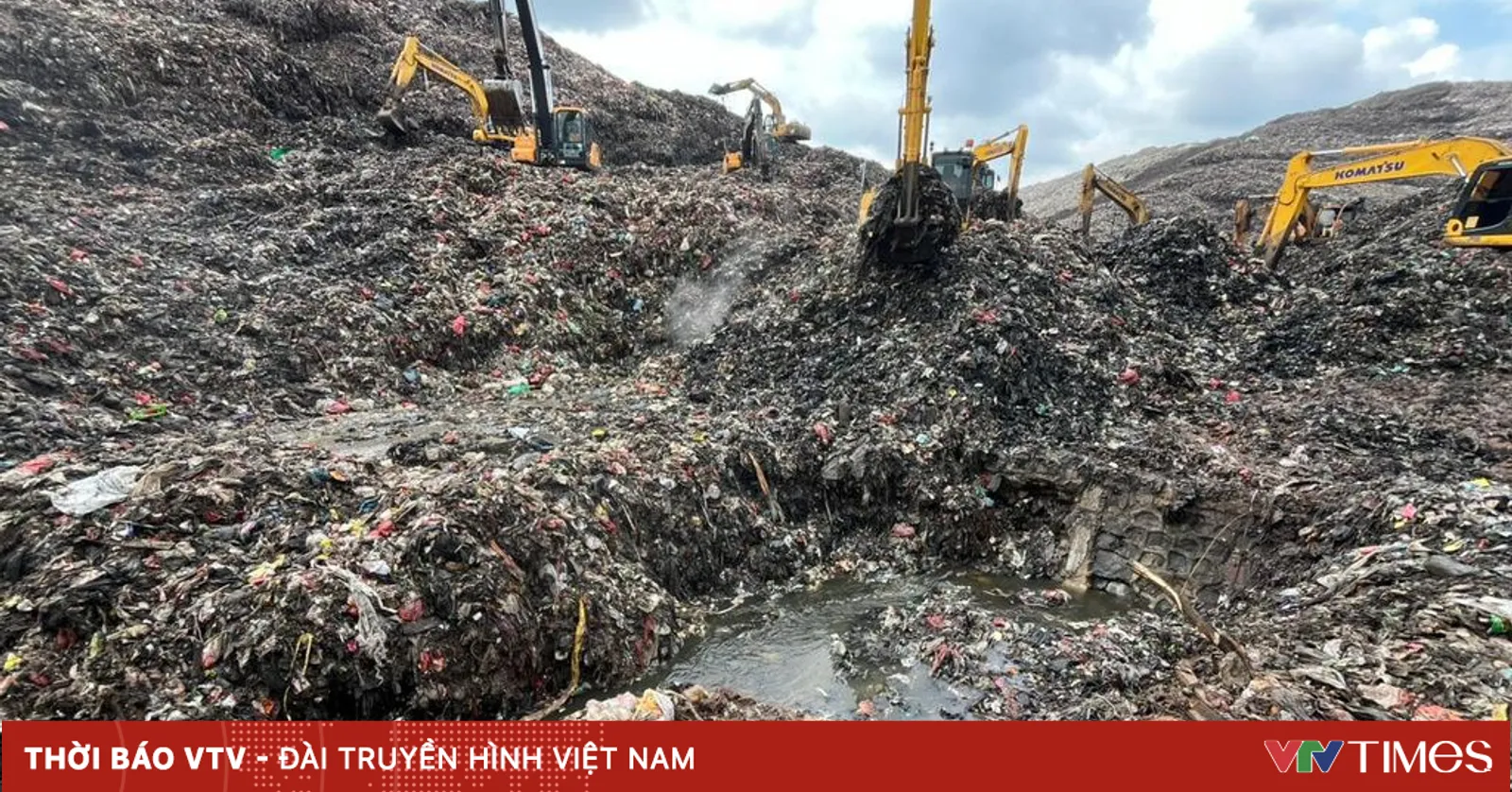 Núi rác sụp đổ ở Indonesia khiến ít nhất 5 người thiệt mạng, nhiều ...