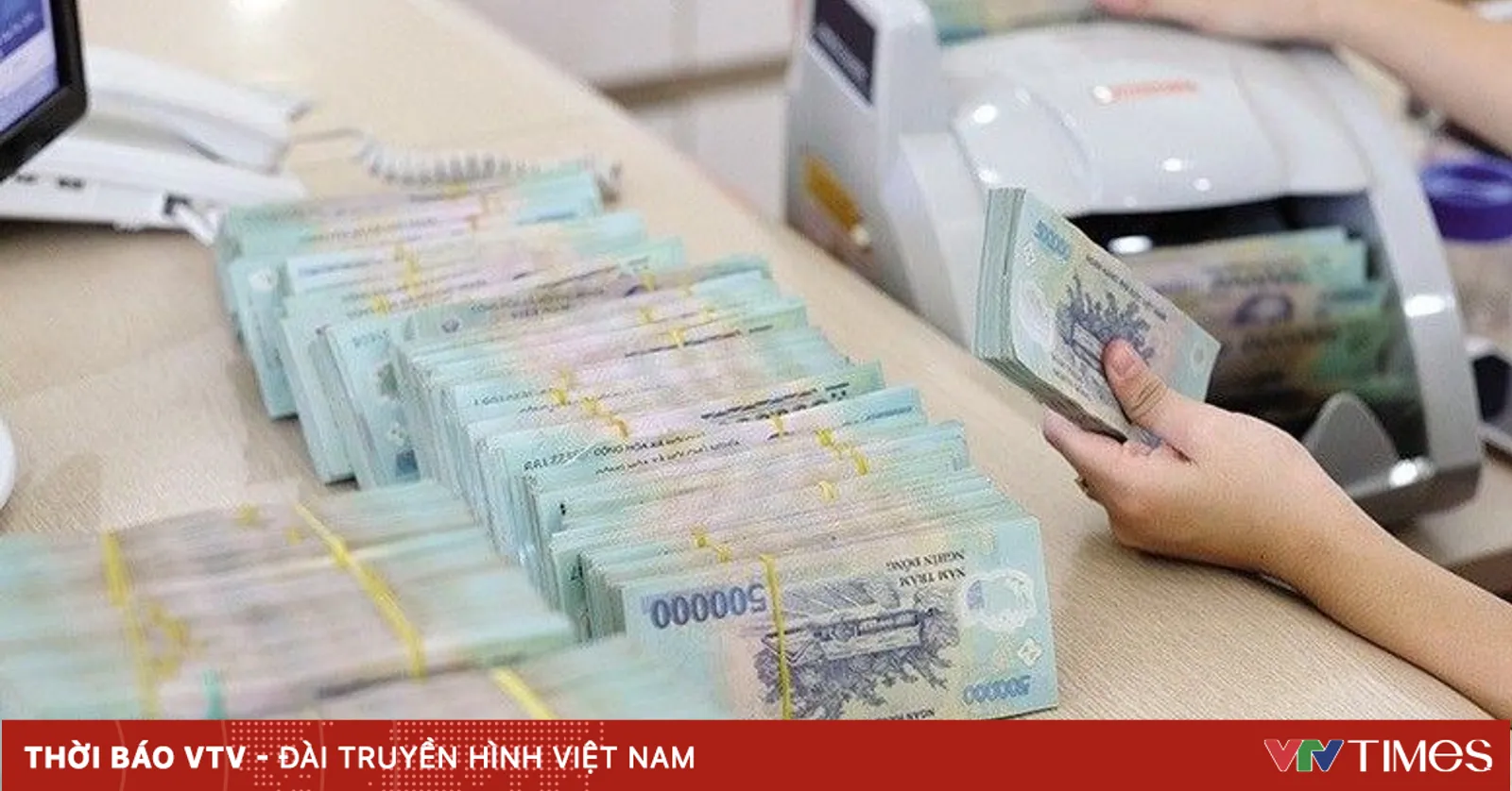 Lãi suất liên ngân hàng biến động, ngân hàng thương mại đồng loạt giảm huy động — image 1