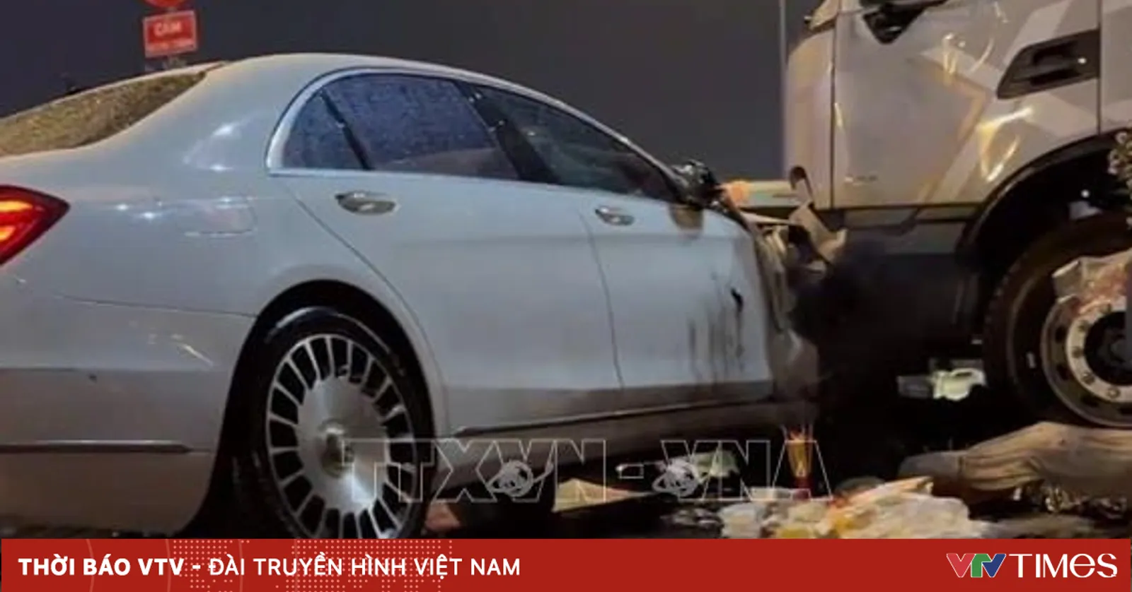 Photo: VTV.vn Mercedes-Benz Hits Six Motorcycles in Ho Chi Minh City, Leaving One Dead