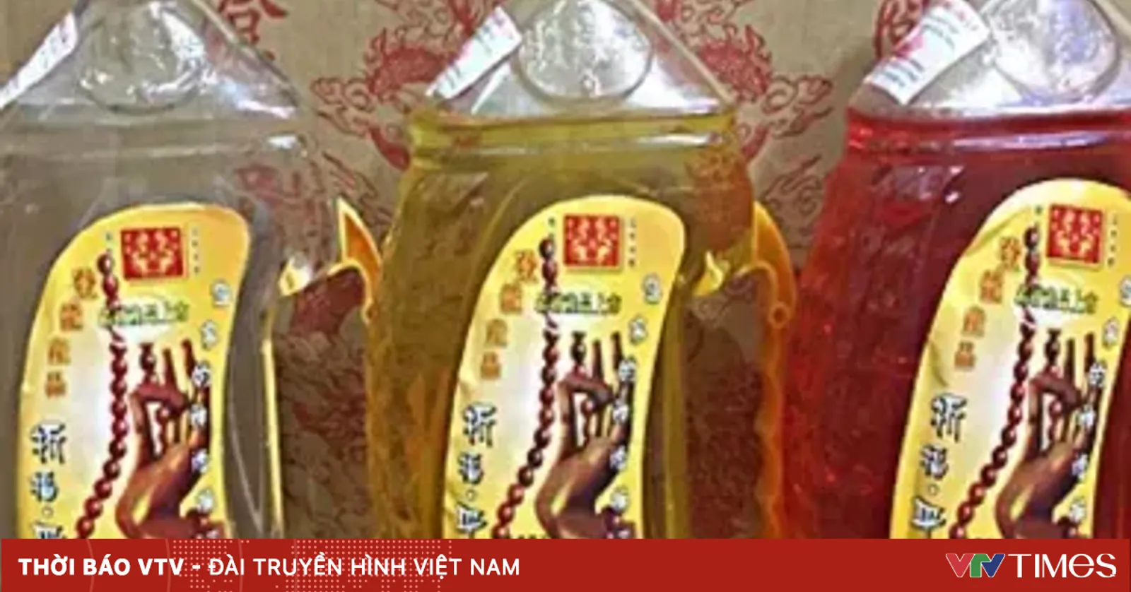 Trẻ bị viêm phổi do uống nhầm dầu thắp đèn thờ