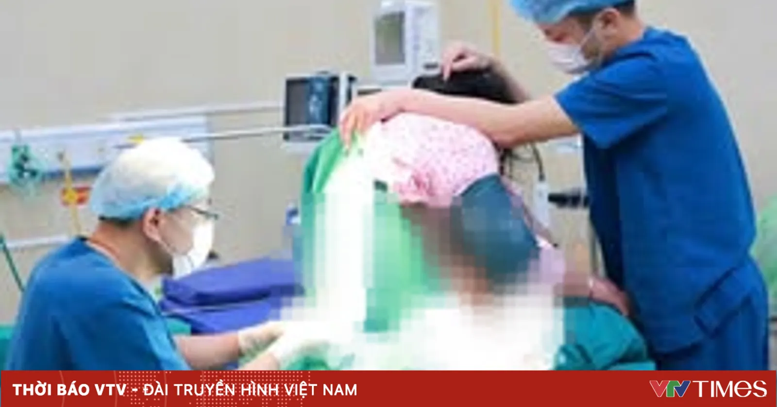 Mẹ nặng 150 kg, mổ đẻ lần ba đón bé trai nặng 5,4 kg
