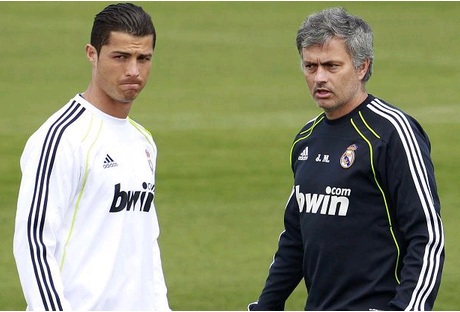 Ronaldo và HLV Mourinho xuất sắc nhất lịch sử bóng đá Bồ Đào Nha.