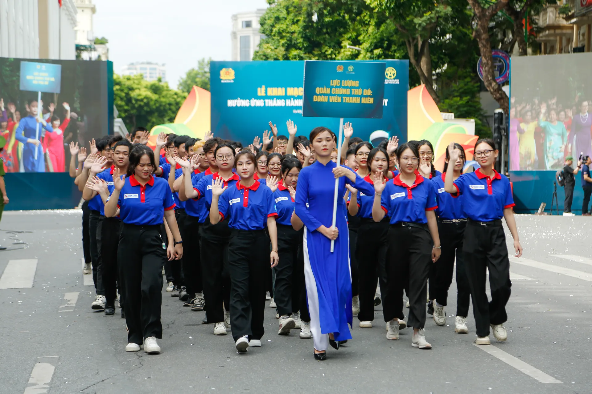 Gần 2000 người tham gia lễ tuần hành hưởng ứng Tháng hành động phòng, chống ma túy - Ảnh 10.