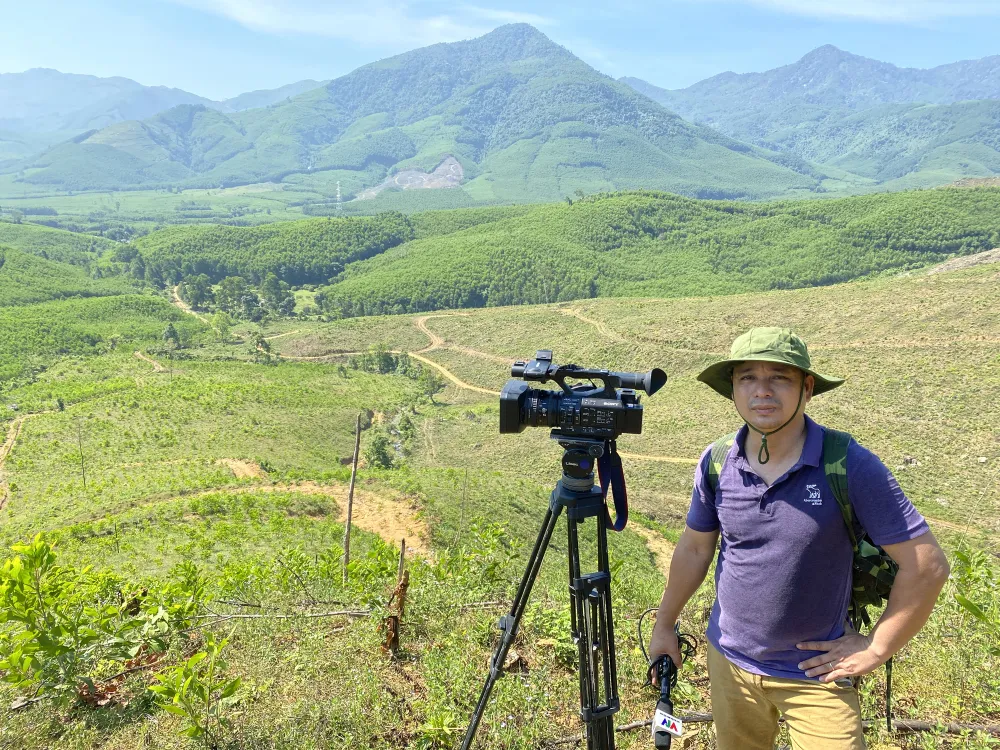 Vệt phóng sự về bảo tồn động vật hoang dã: Phỏng vấn hơn 50 người, không dùng camera giấu kín - Ảnh 1.