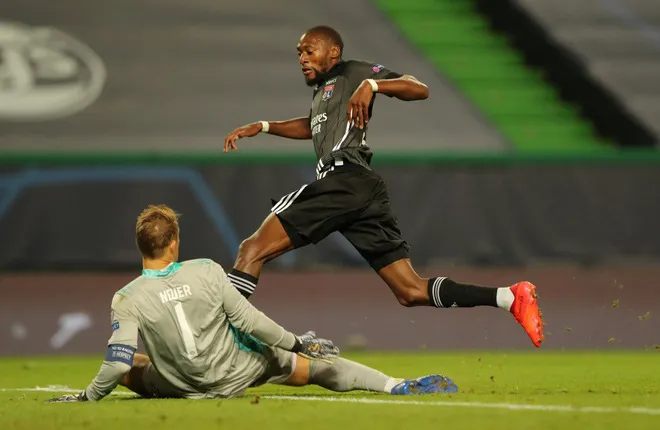 ẢNH: Gnabry rực sáng, Bayern Munich thắng thuyết phục Lyon ở bán kết Champions League - Ảnh 11.